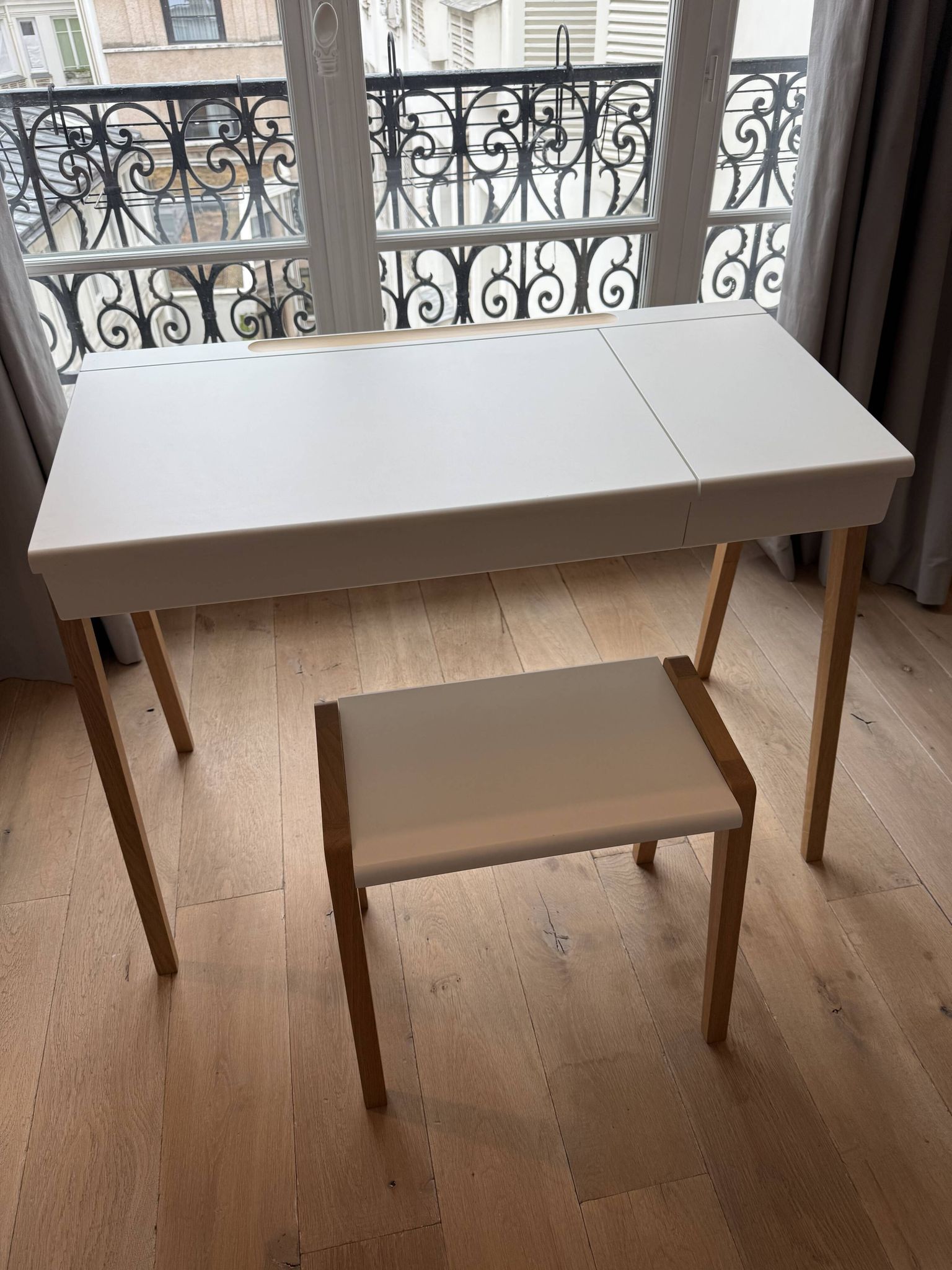Bureau + tabouret blanc Œuf NYC