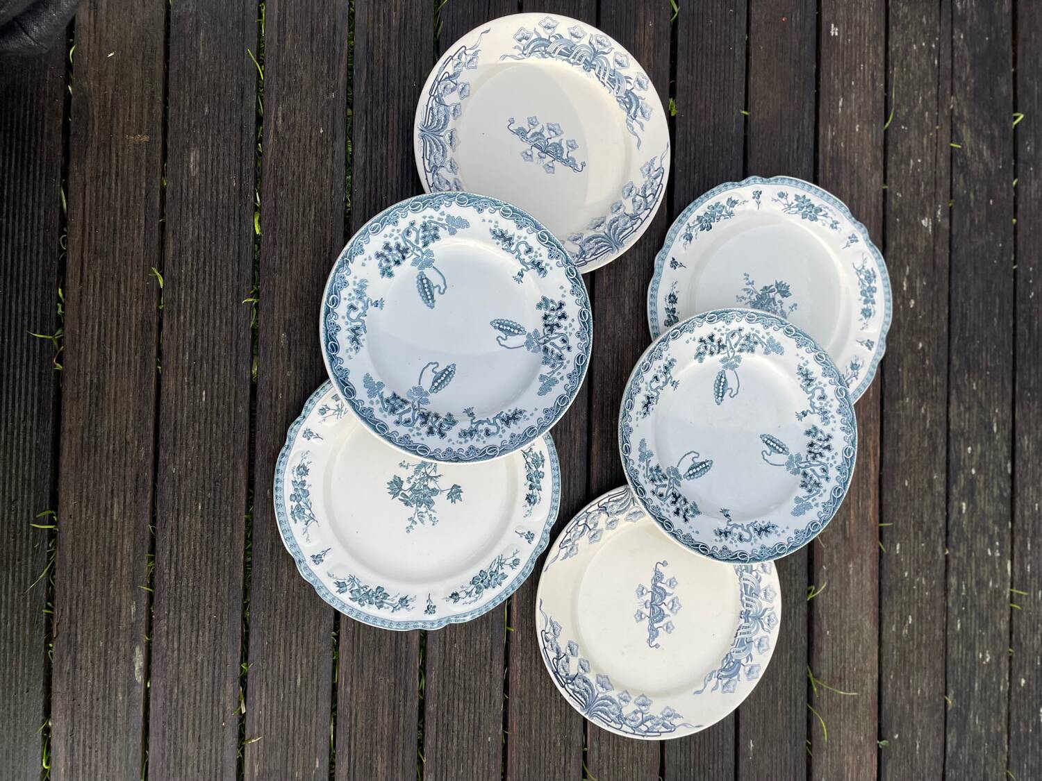 Set of 6 mismatched iron earth flat plates