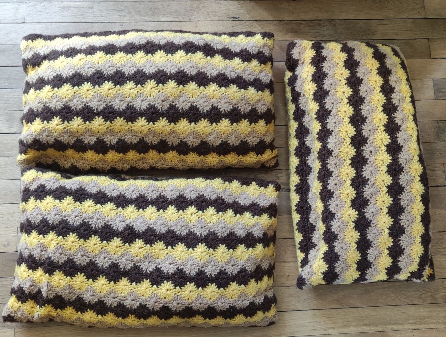 Set of 5 wool crochet cushions 1970s