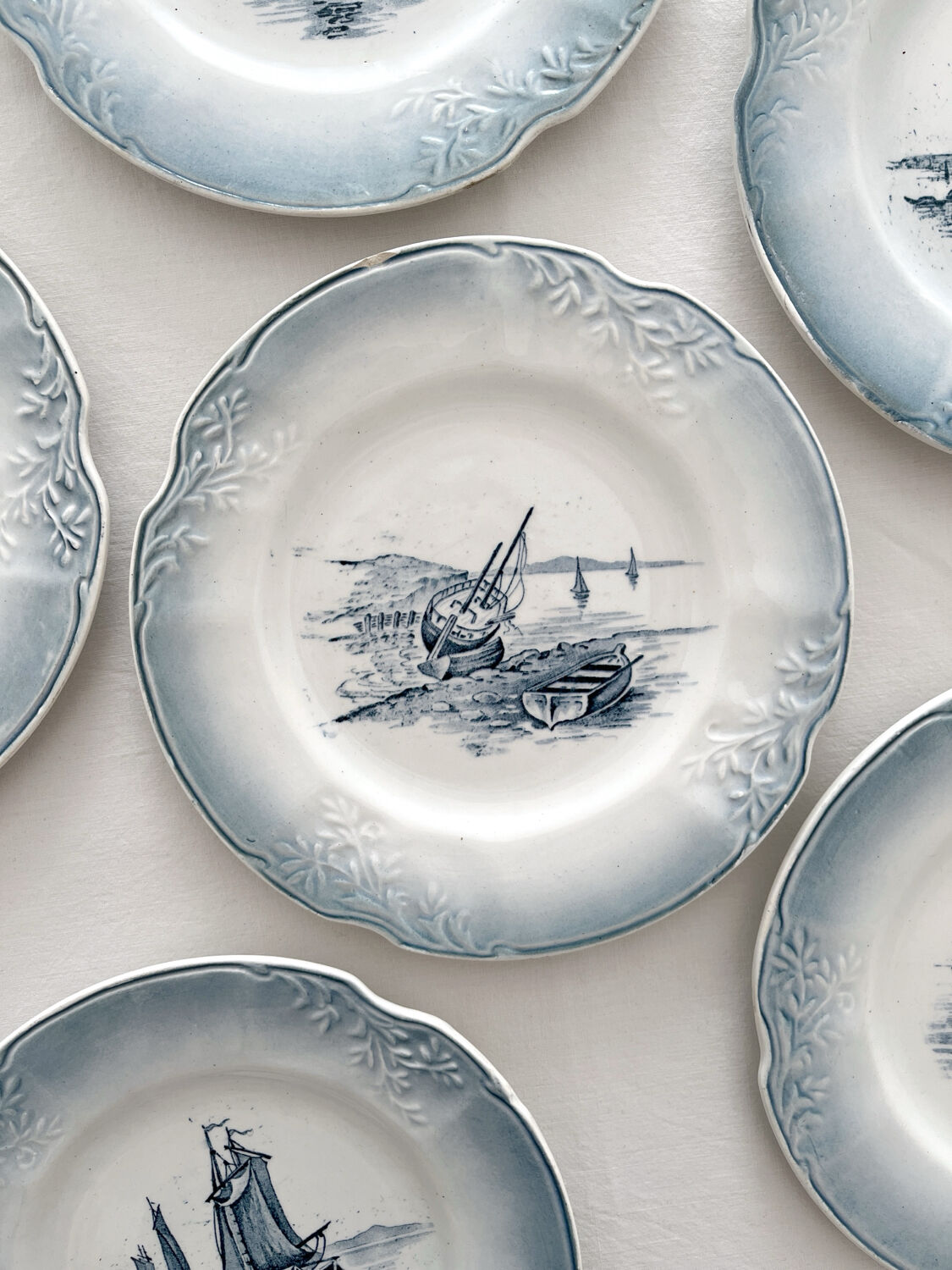 6 assiettes à dessert anciennes en faïence "Marine" Orchies