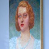 Art-Deco portrait, elegant woman with green eyes