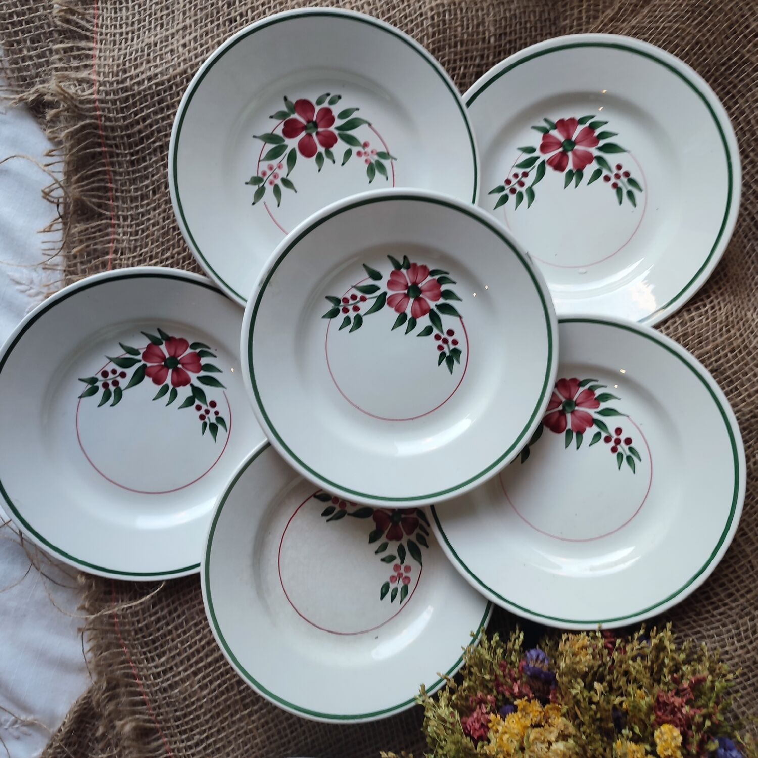 Ensemble de 6 Anciennes Assiettes à dessert  HBCM, modèle Simone