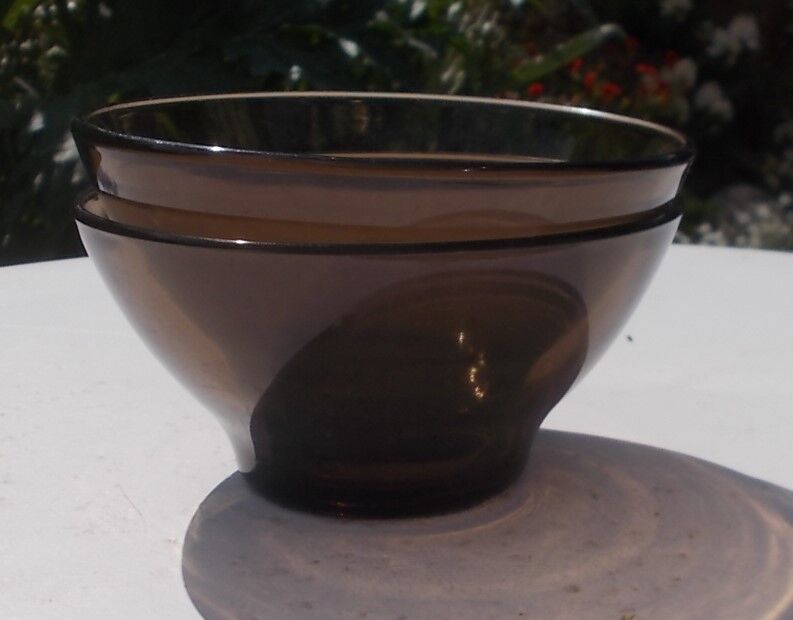 2 bols en verre ambré, Vereco, vintage