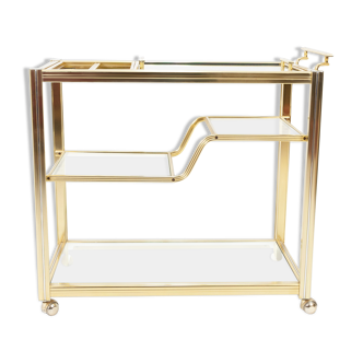 Serving table