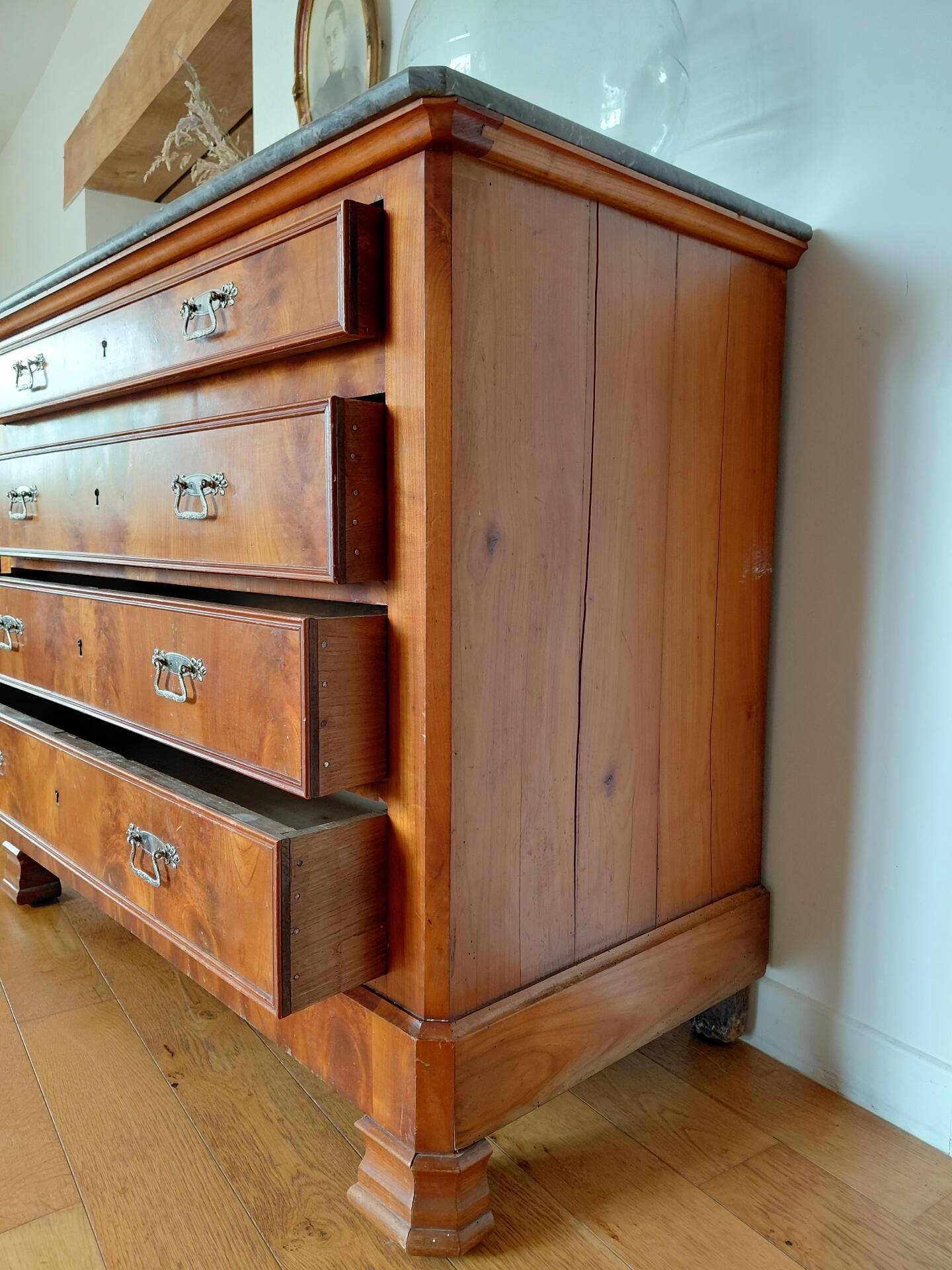 Louis-Philippe Commode (19th century) Walnut Burl Saint Anne Marble