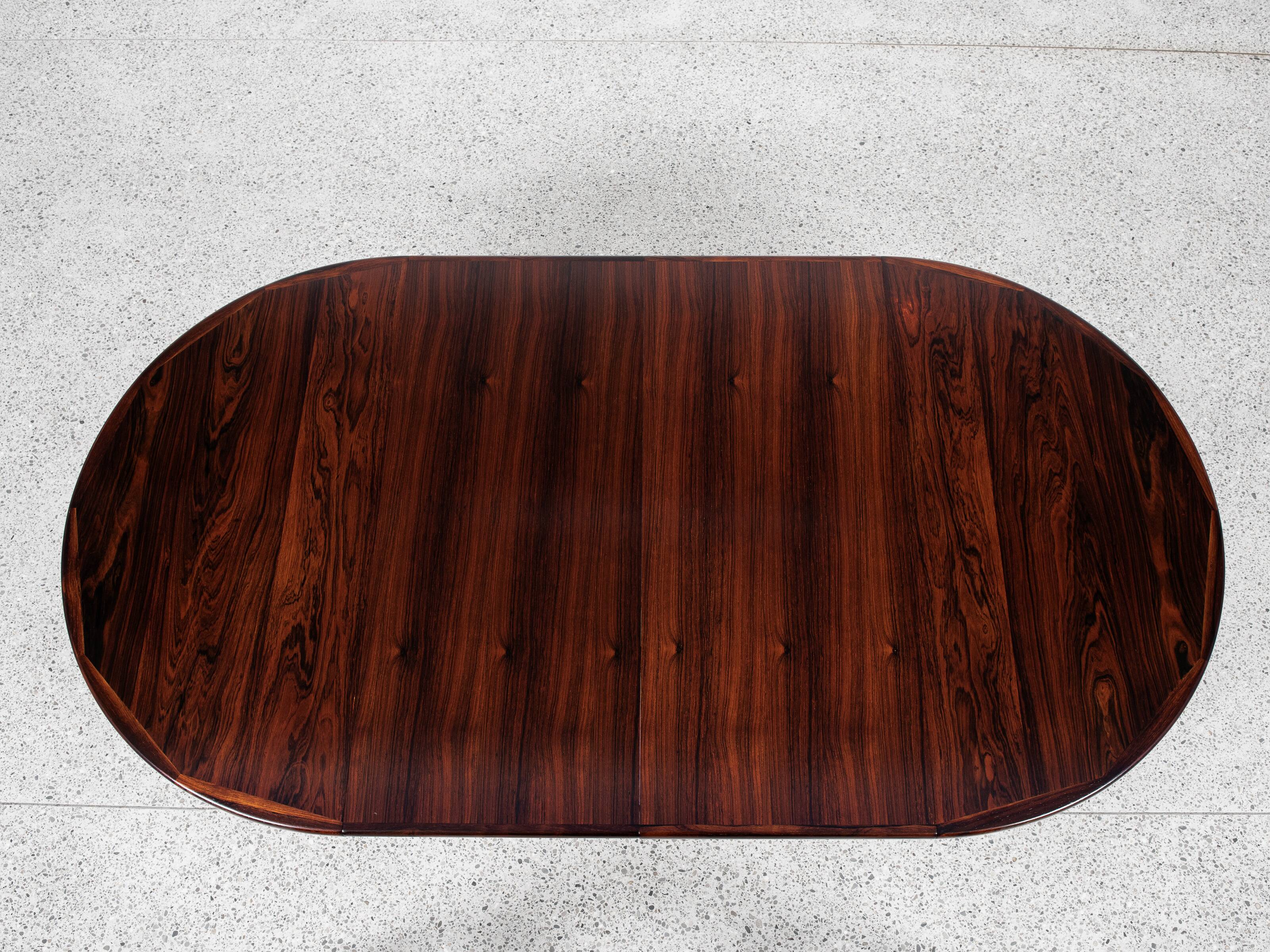Midcentury Danish extendable round dining table in rosewood by VV Møbler 1960s