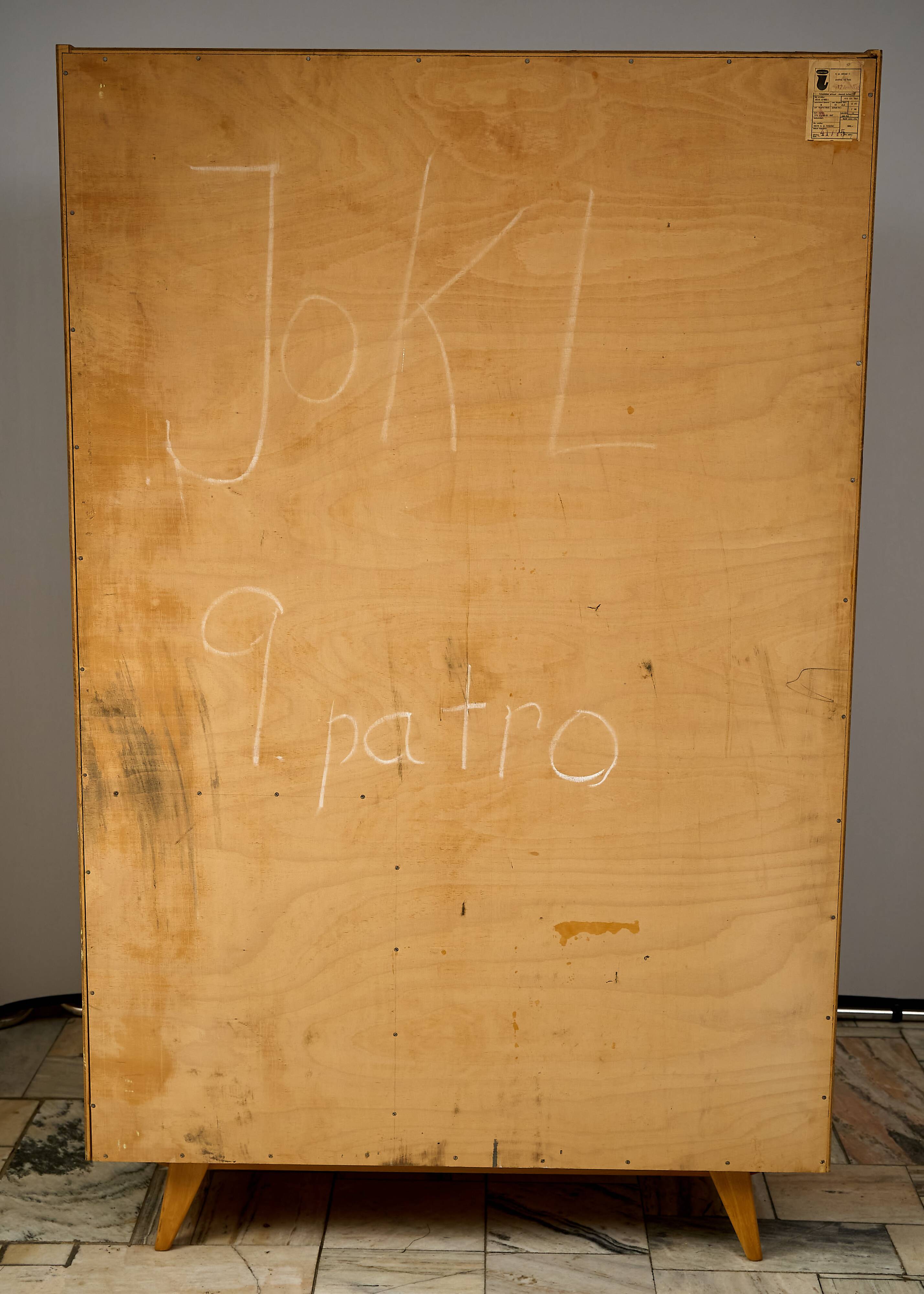 Armoire du milieu du siècle Jiroutek U486