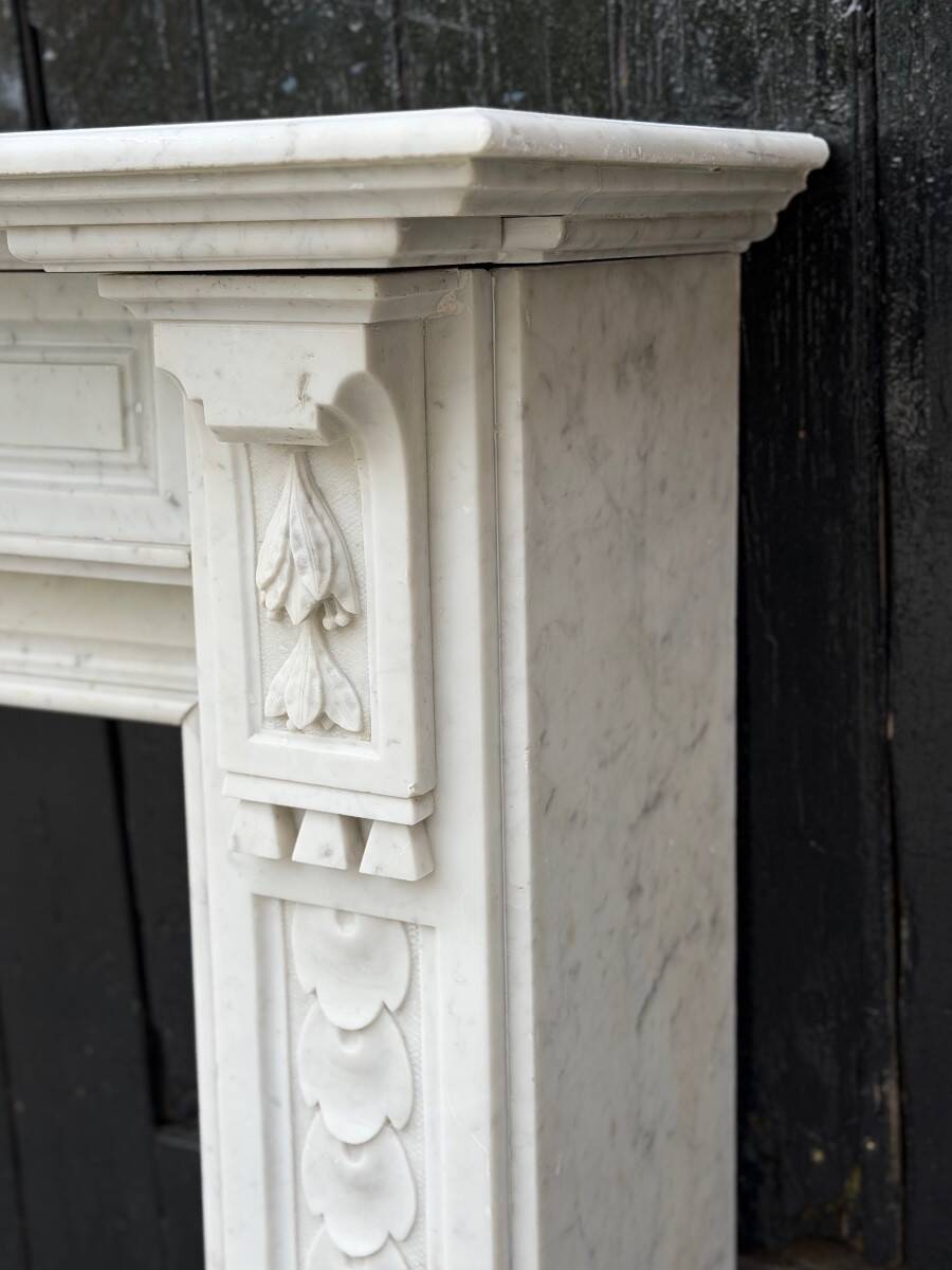Louis XVI style fireplace in Carrara marble, circa 1880.