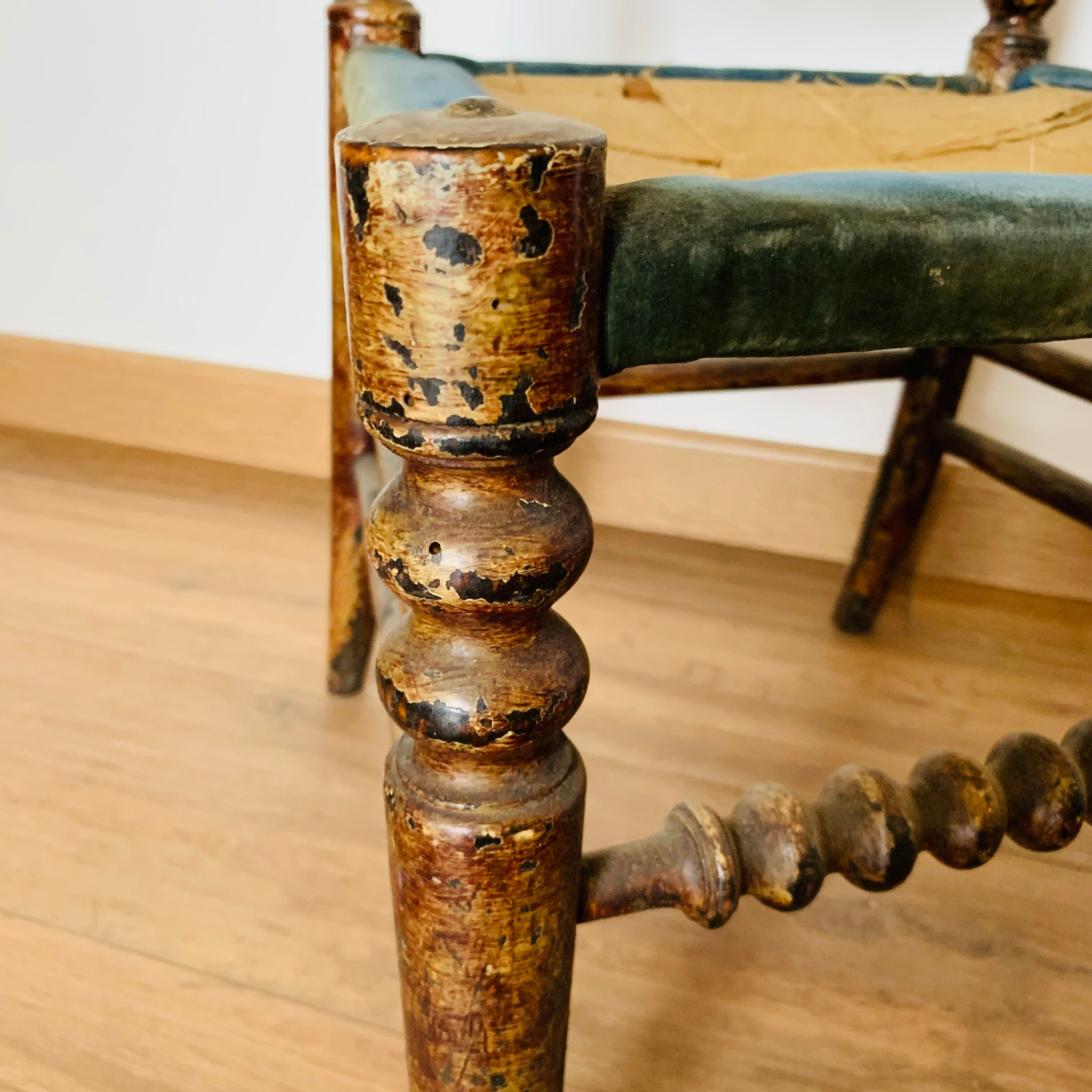 Nanny's chair in turned wood