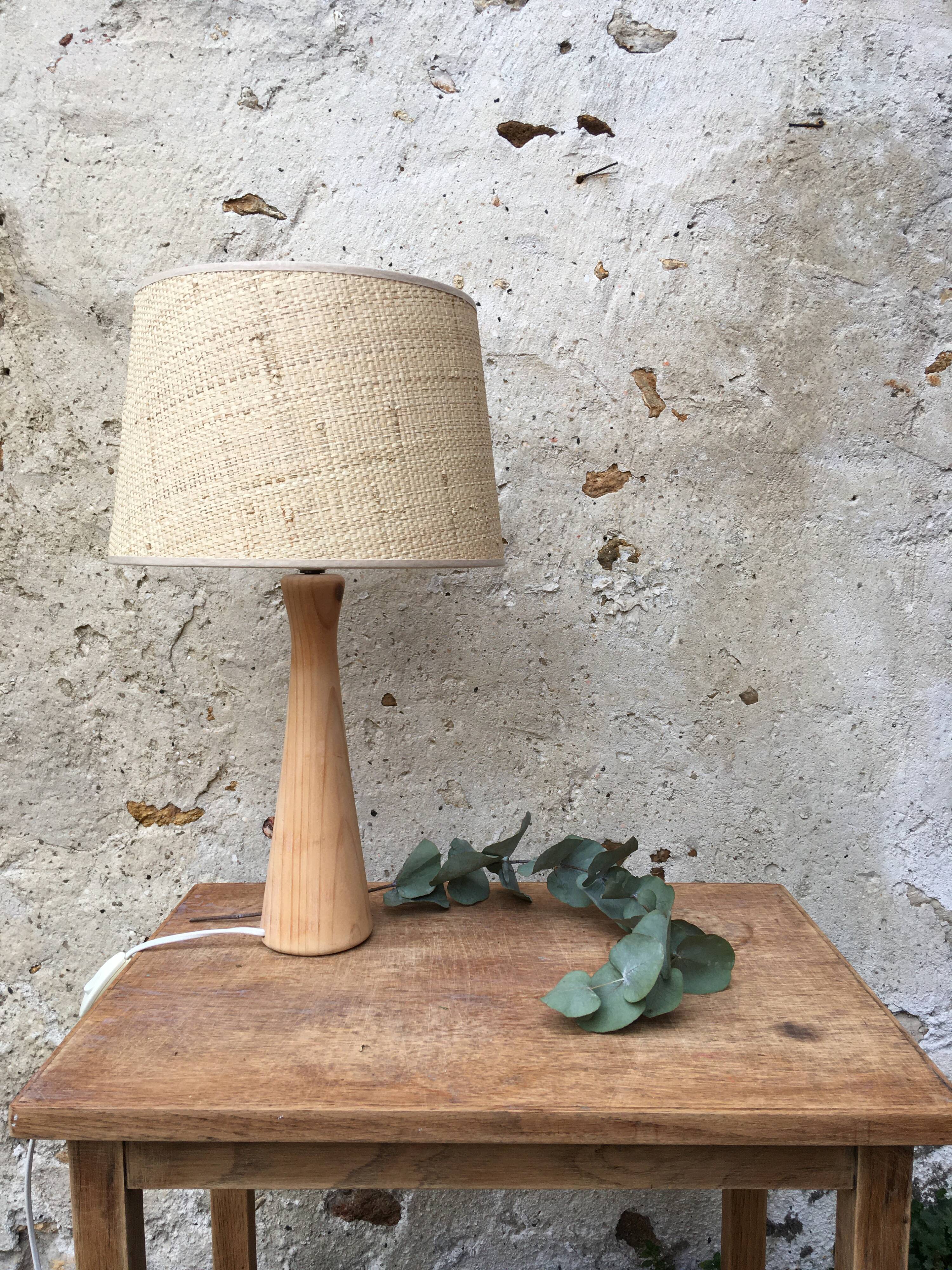 Raw wooden lamp foot