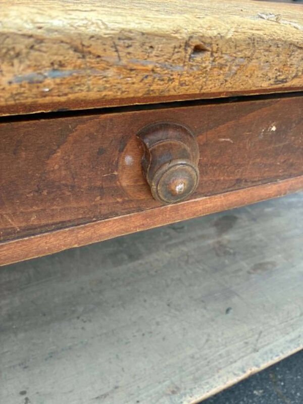 Table de drapier, meuble d'atelier