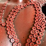 Red bust parquet lamp