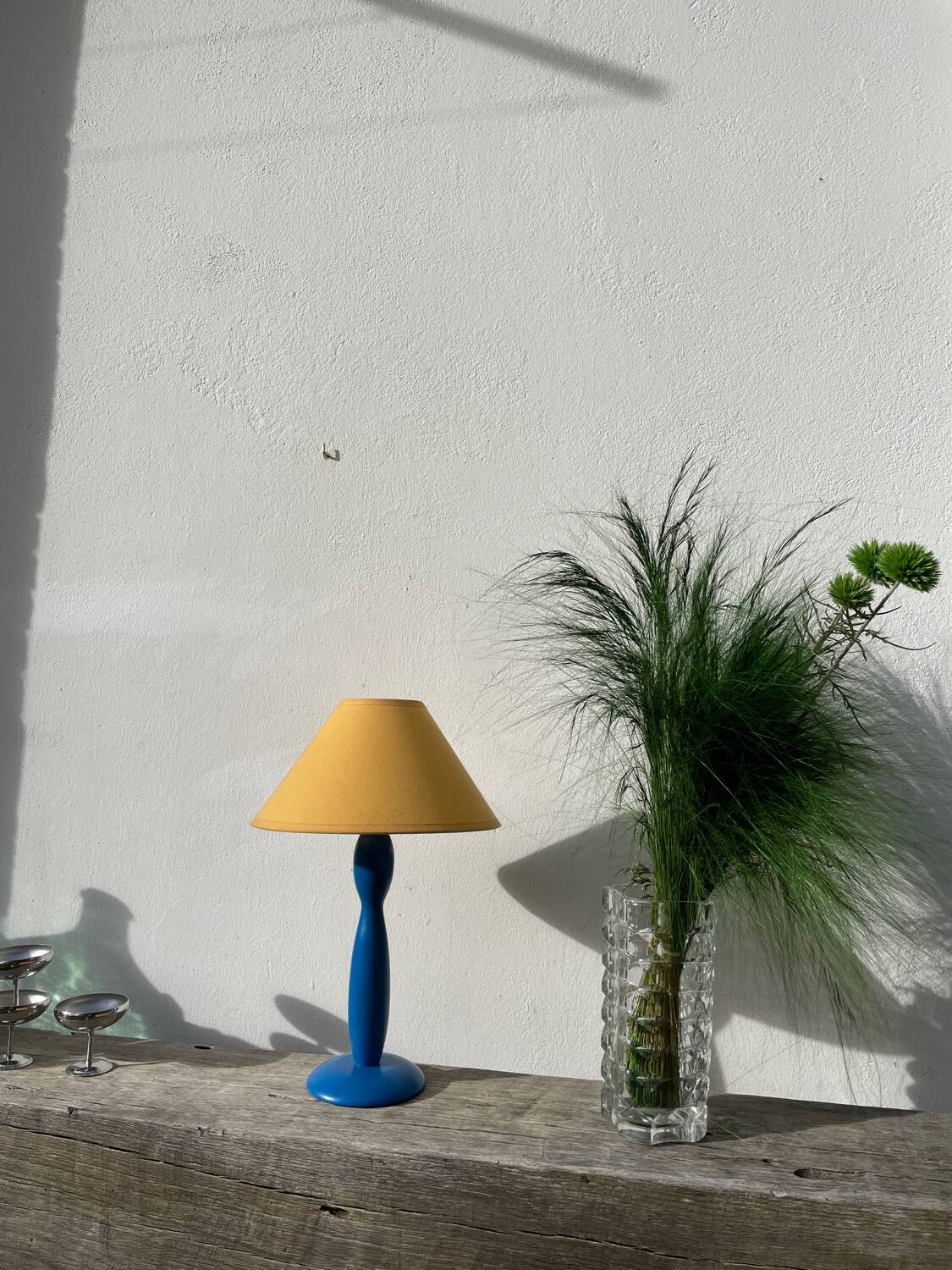 Blue and yellow turned wood lamp SCE 1990