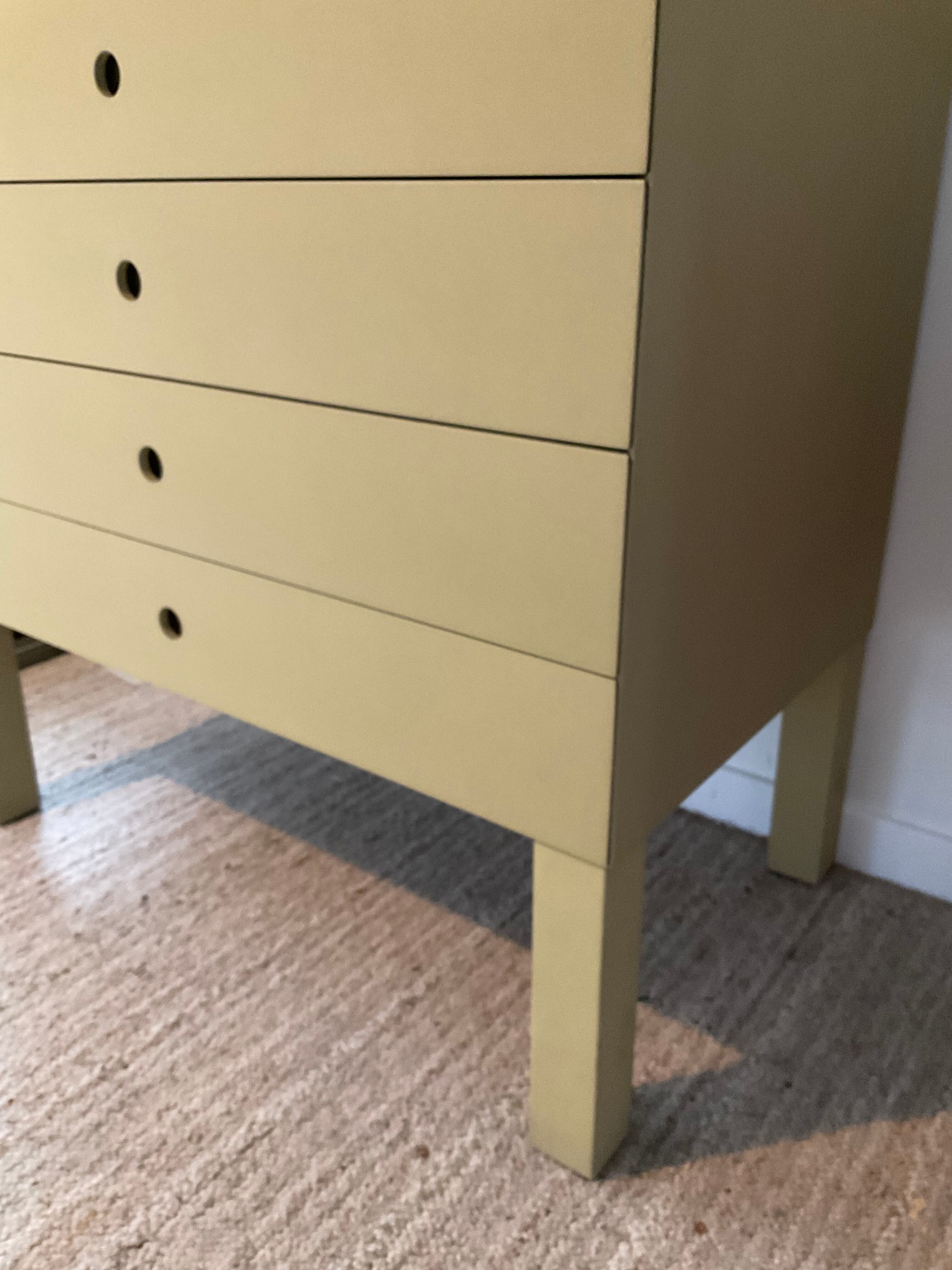 Olive green 80s design ragpicker
