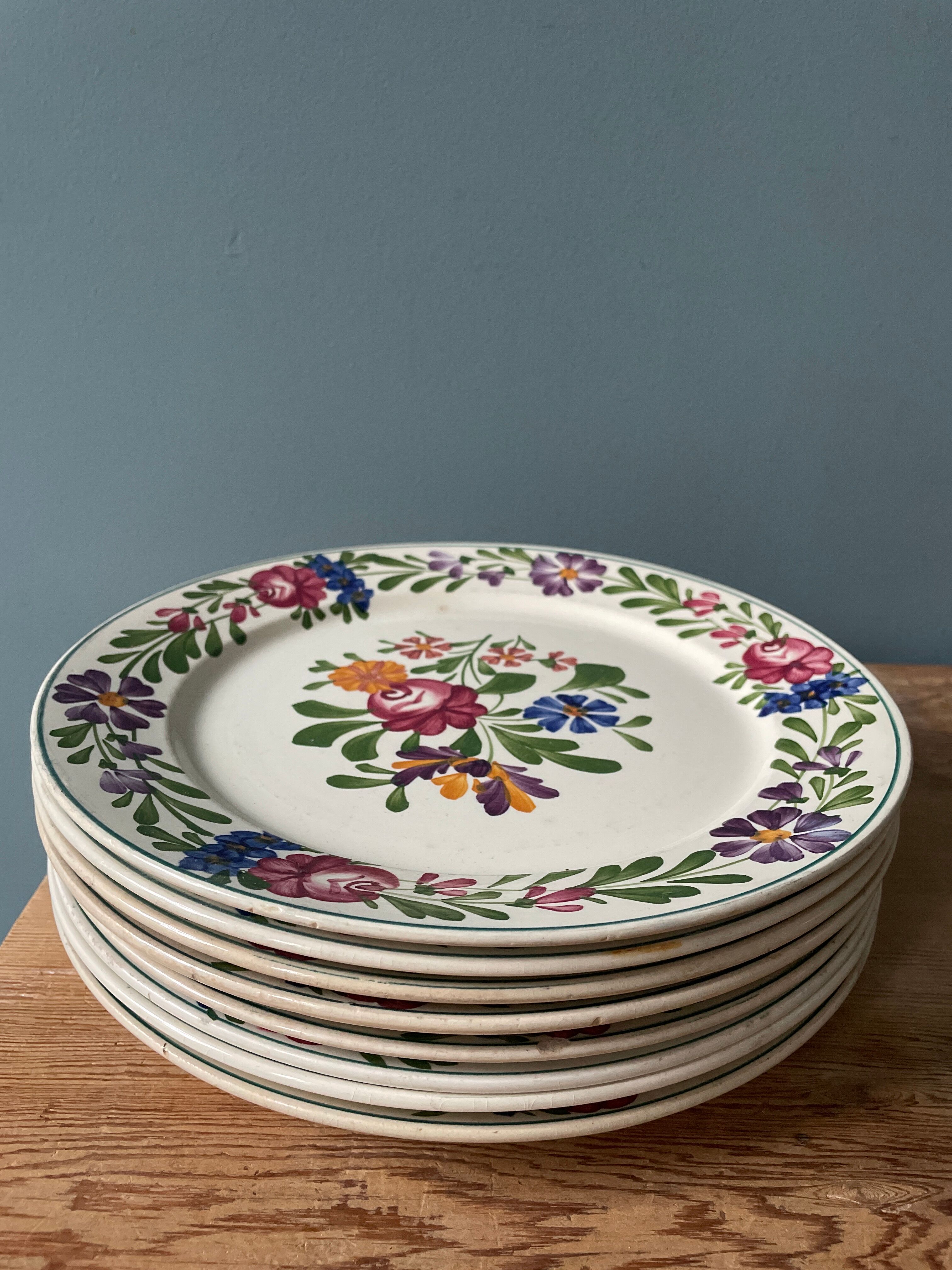 Set of 8 flat plates in Sarreguemines earthenware, model "Rusticana"