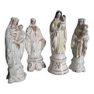 Lot of religious statuettes