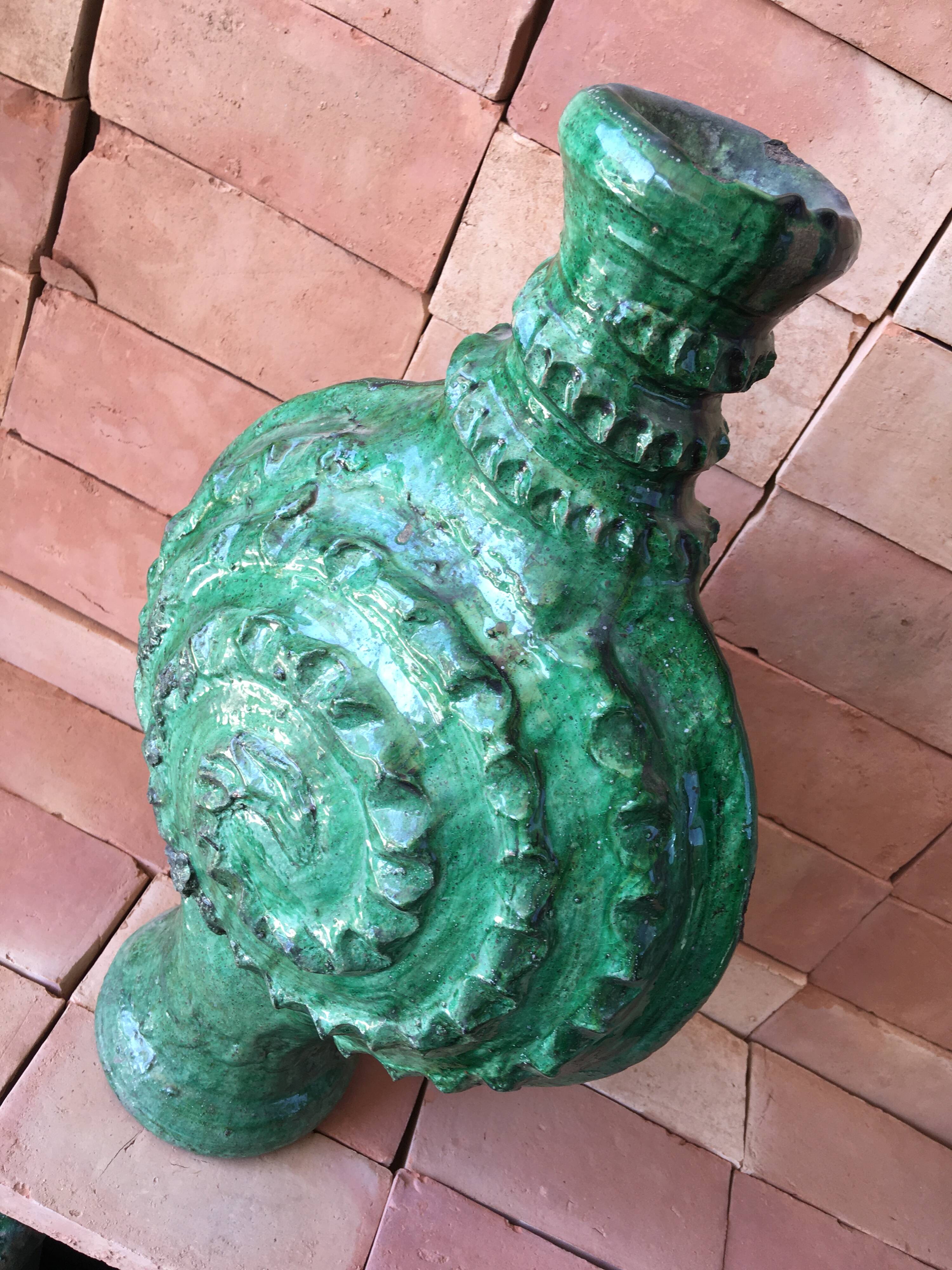 Poterie de tamegroute en terre cuite émaillée