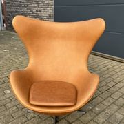 Original Fritz Hansen Egg chair from 1983 in perfect condition, new!! Rustic Cognac Camel Leather