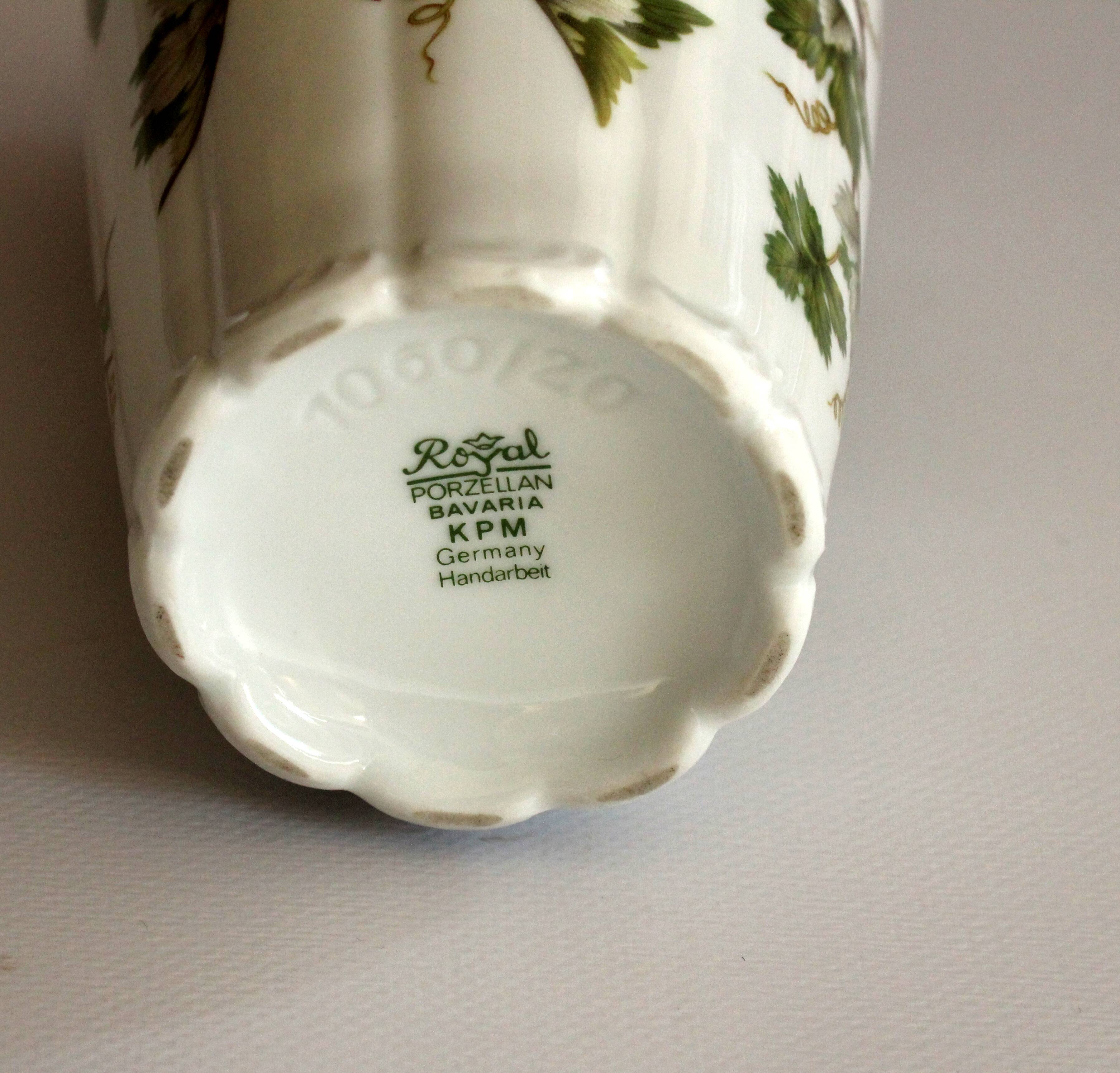 Royal Bavaria KPM porcelain vase - marked 1060/20 - Vintage