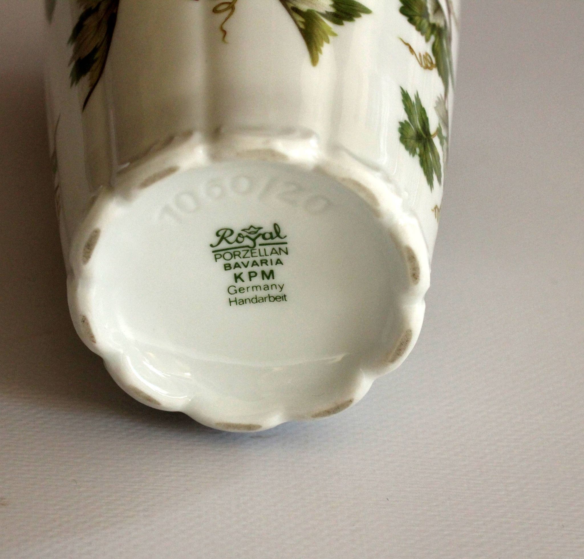 Royal Bavaria KPM porcelain vase - marked 1060/20 - Vintage