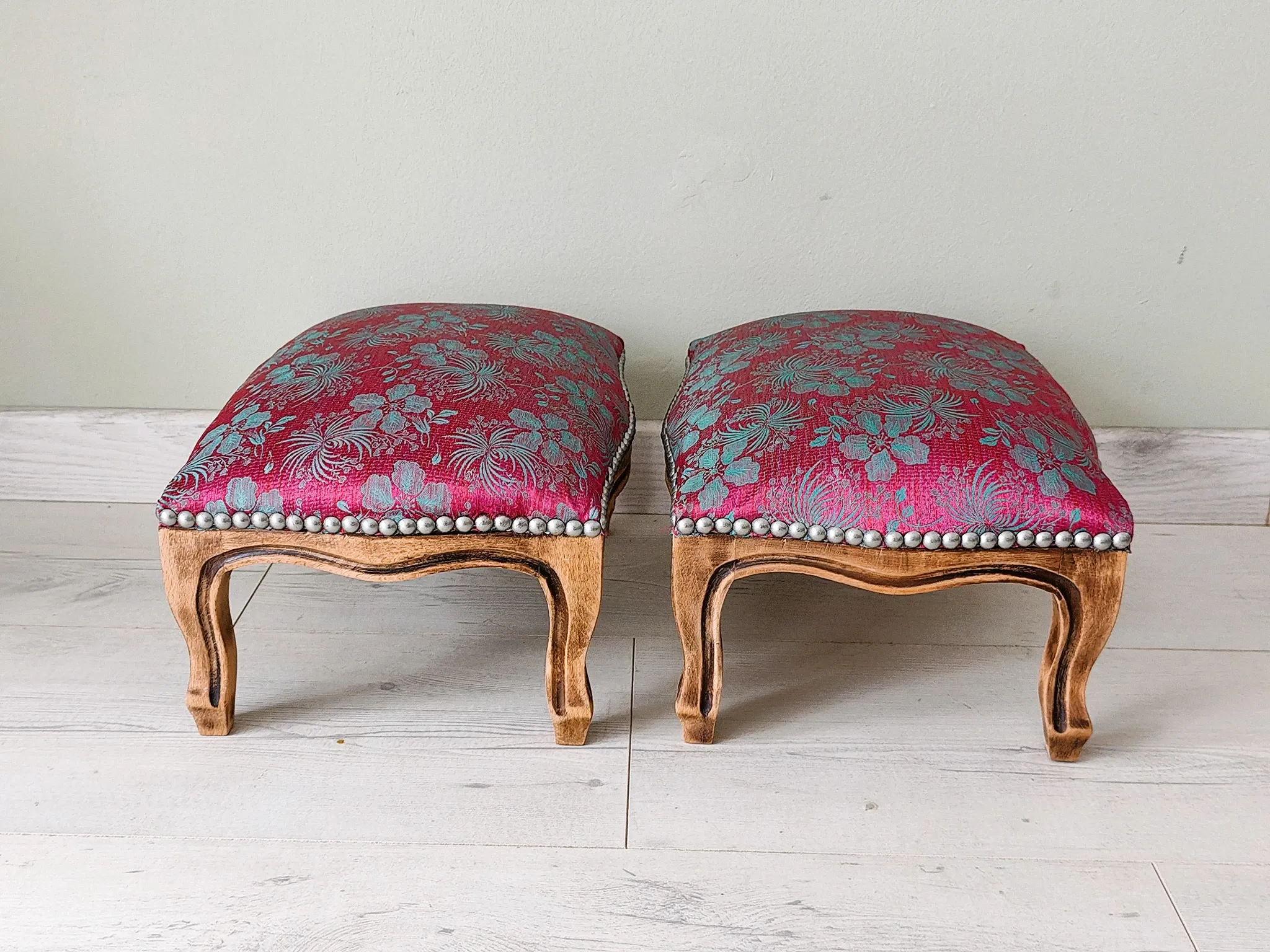 Repose-pieds anciens style Louis XV