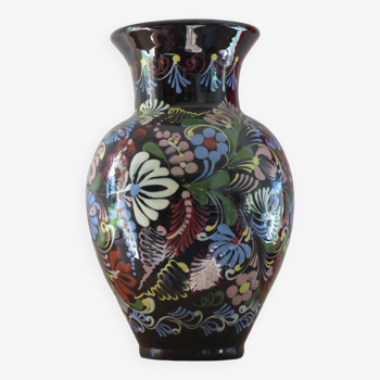 Vase hongrois debut xxème