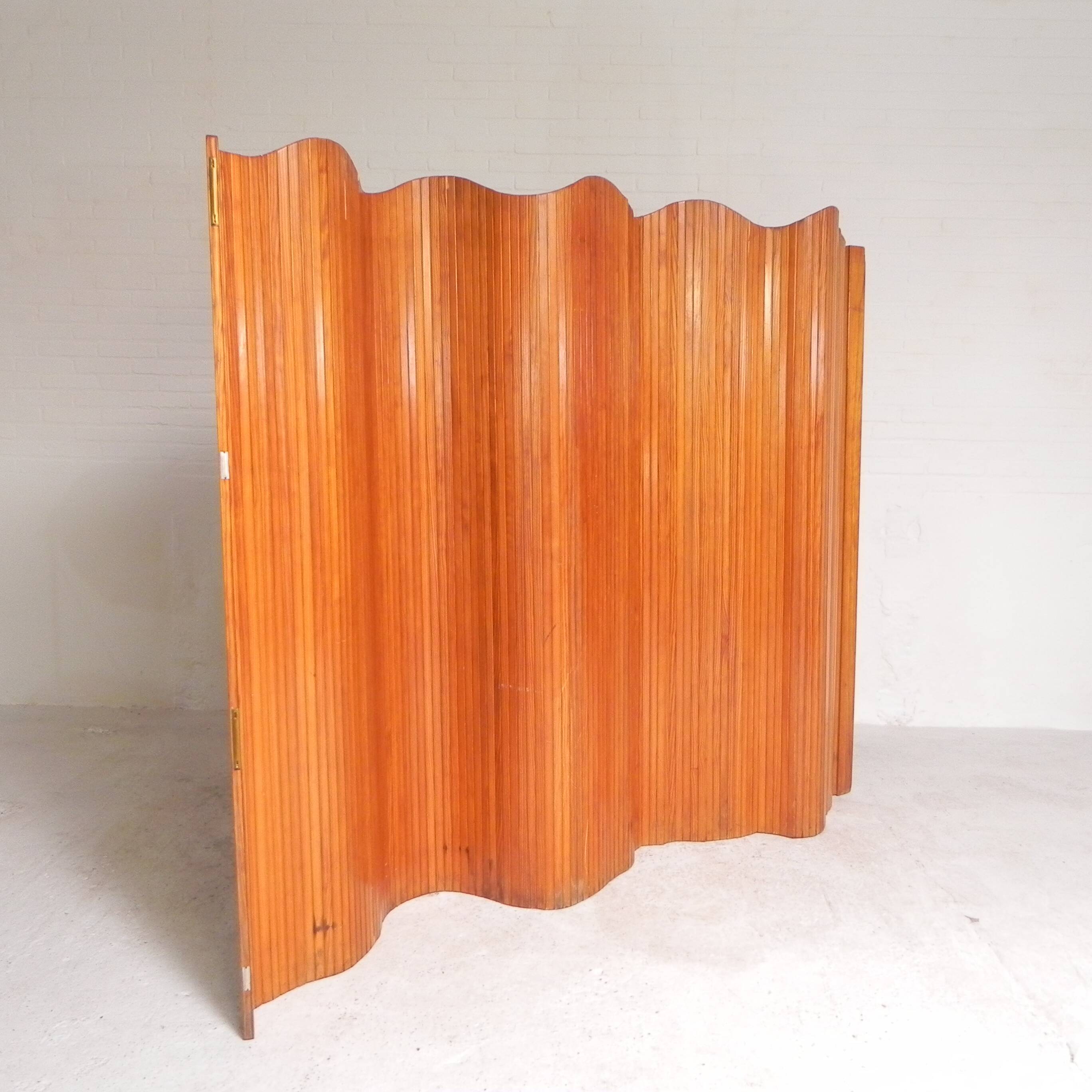 Large partition wall, Manufrance, Saint Etienne, 2.5 m, 1940s