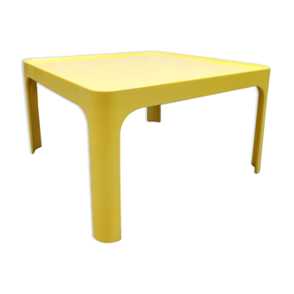 Vintage space age yellow coffee table  Preben fabricius