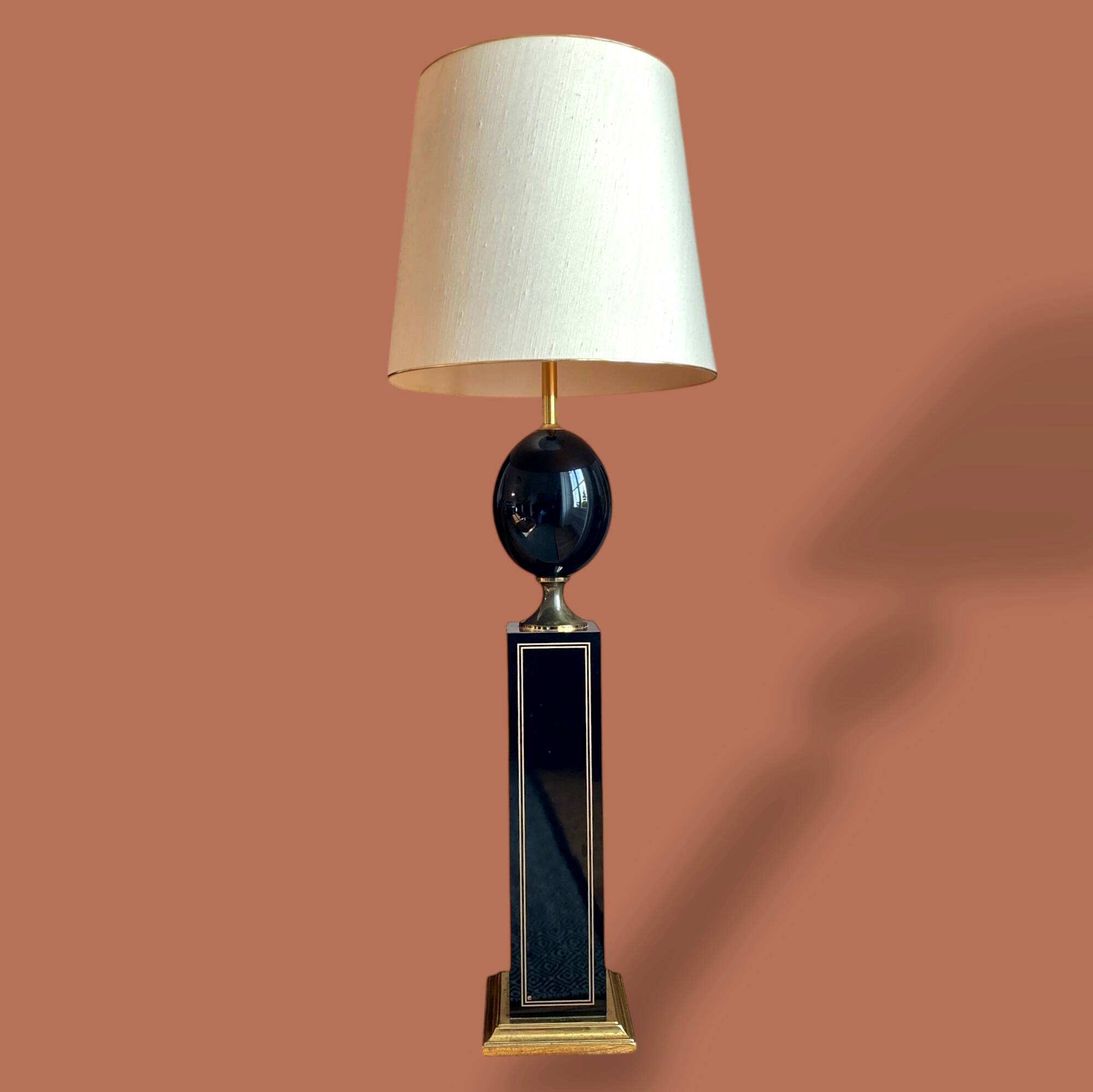 Lampadaire Vintage 1980 par Le Dauphin en laque noire et laiton doré - 1m50