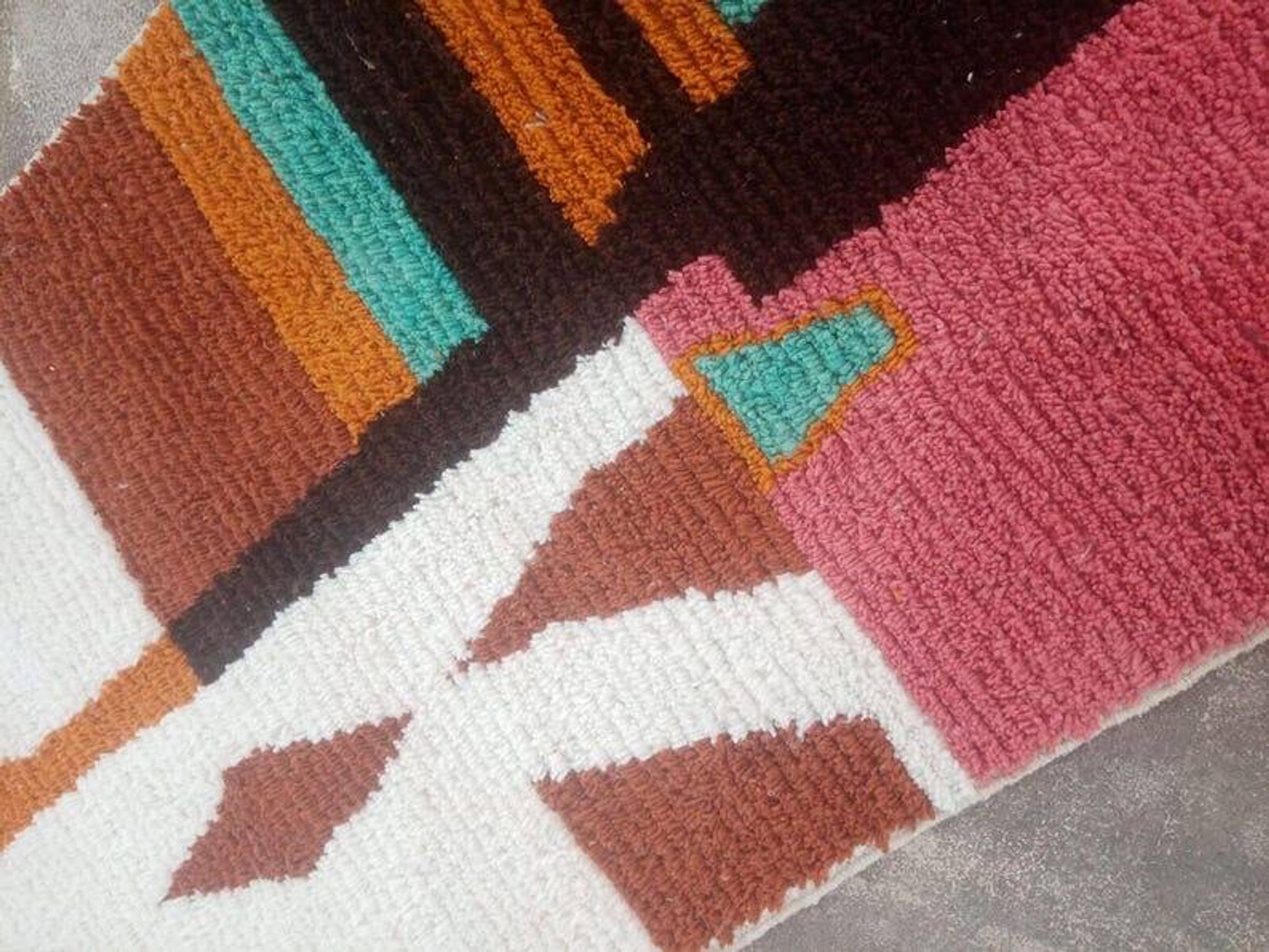 Handmade traditional natural wool rug size 140 x 260 cm