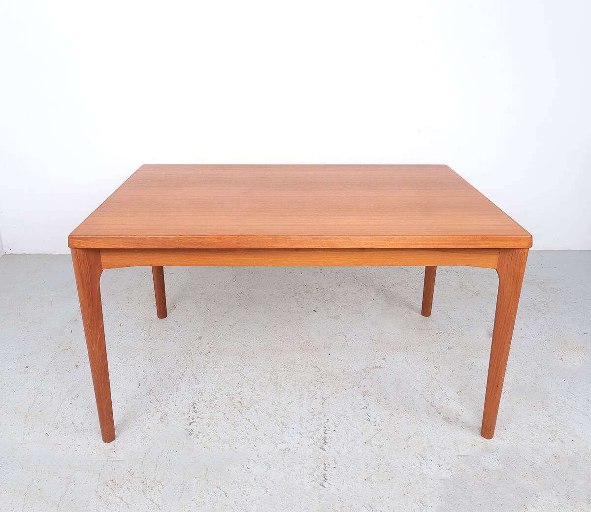 Henning Kjaernulf extendable dining table for Vejle Stølefabrik, 1960s