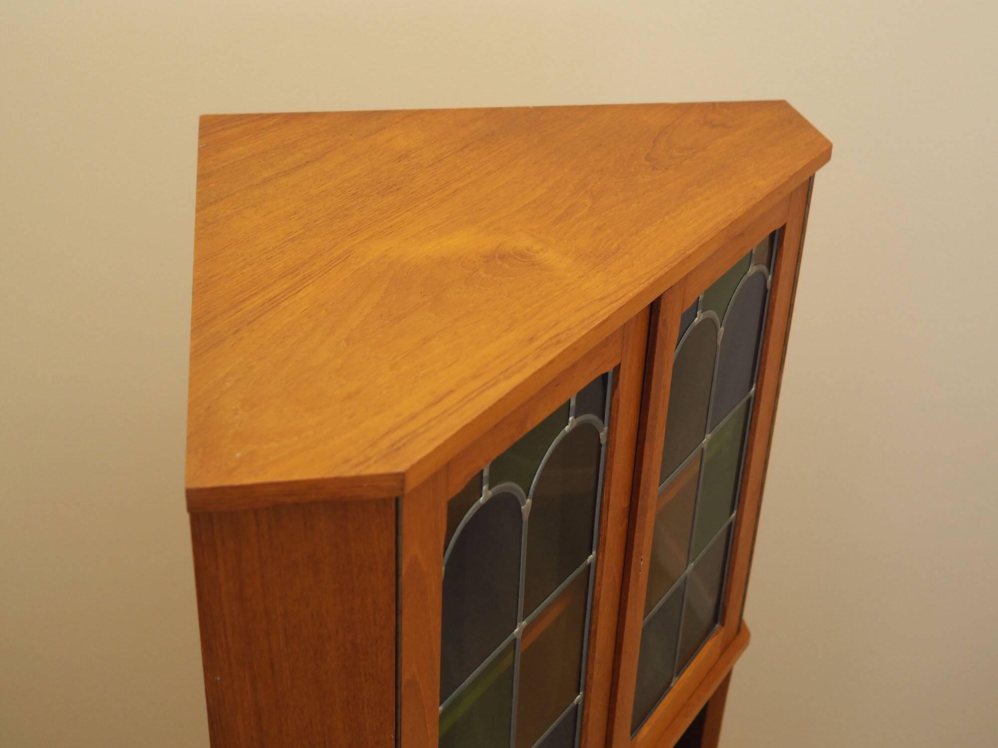 Vitrine d'angle en teck, Danemark, années 1960