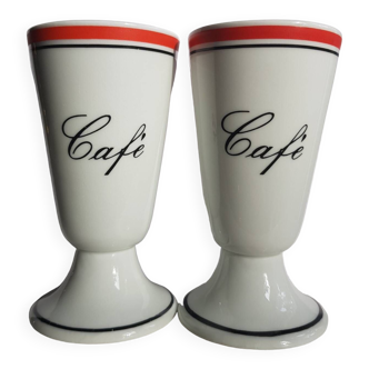 Service de 2 tasses à café sur pied en porcelaine de Limoges mazagrans, atelier du tabalou