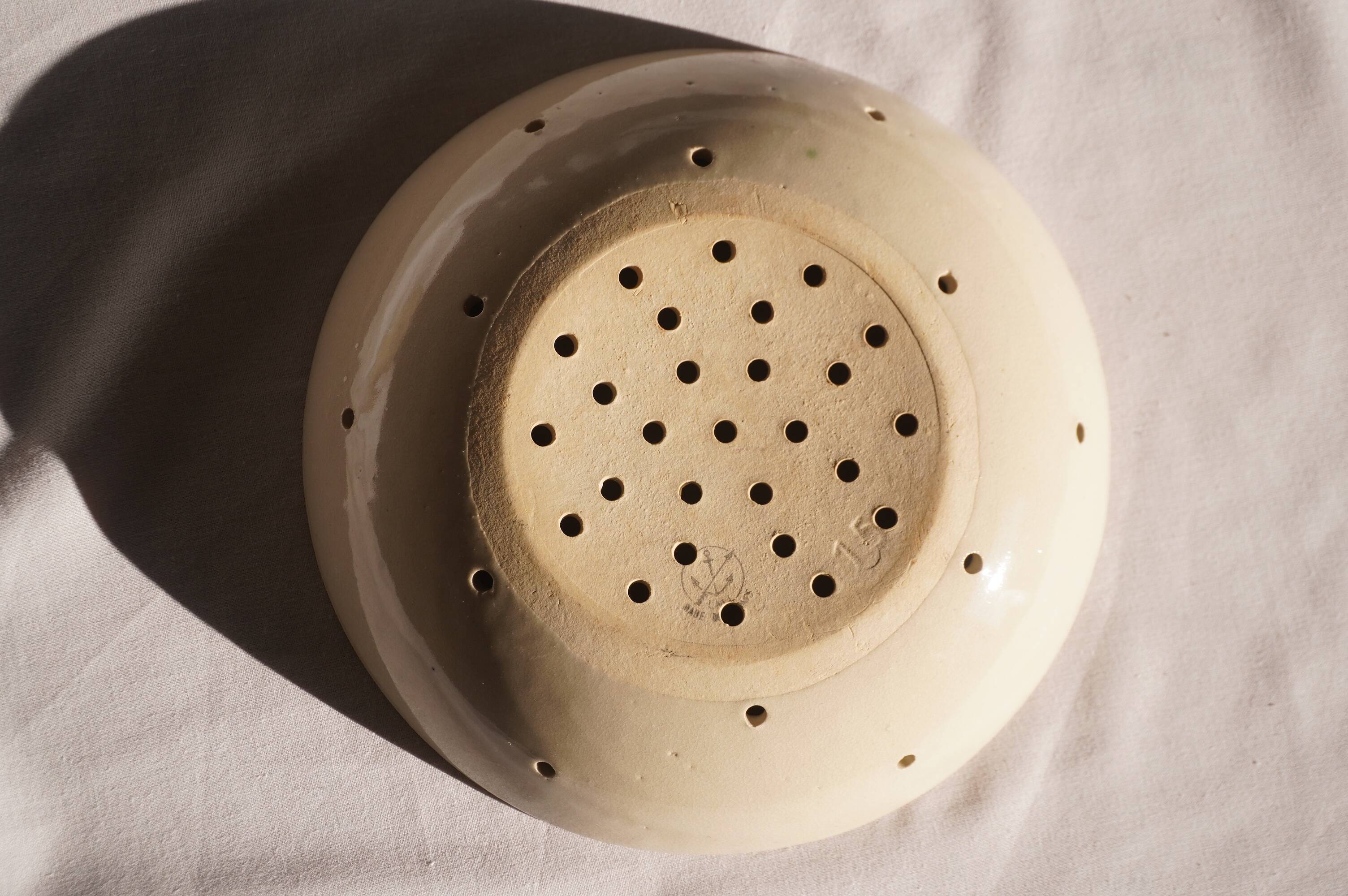 Set of 2 stoneware colanders/strainers, fruit designs, Digoin LML