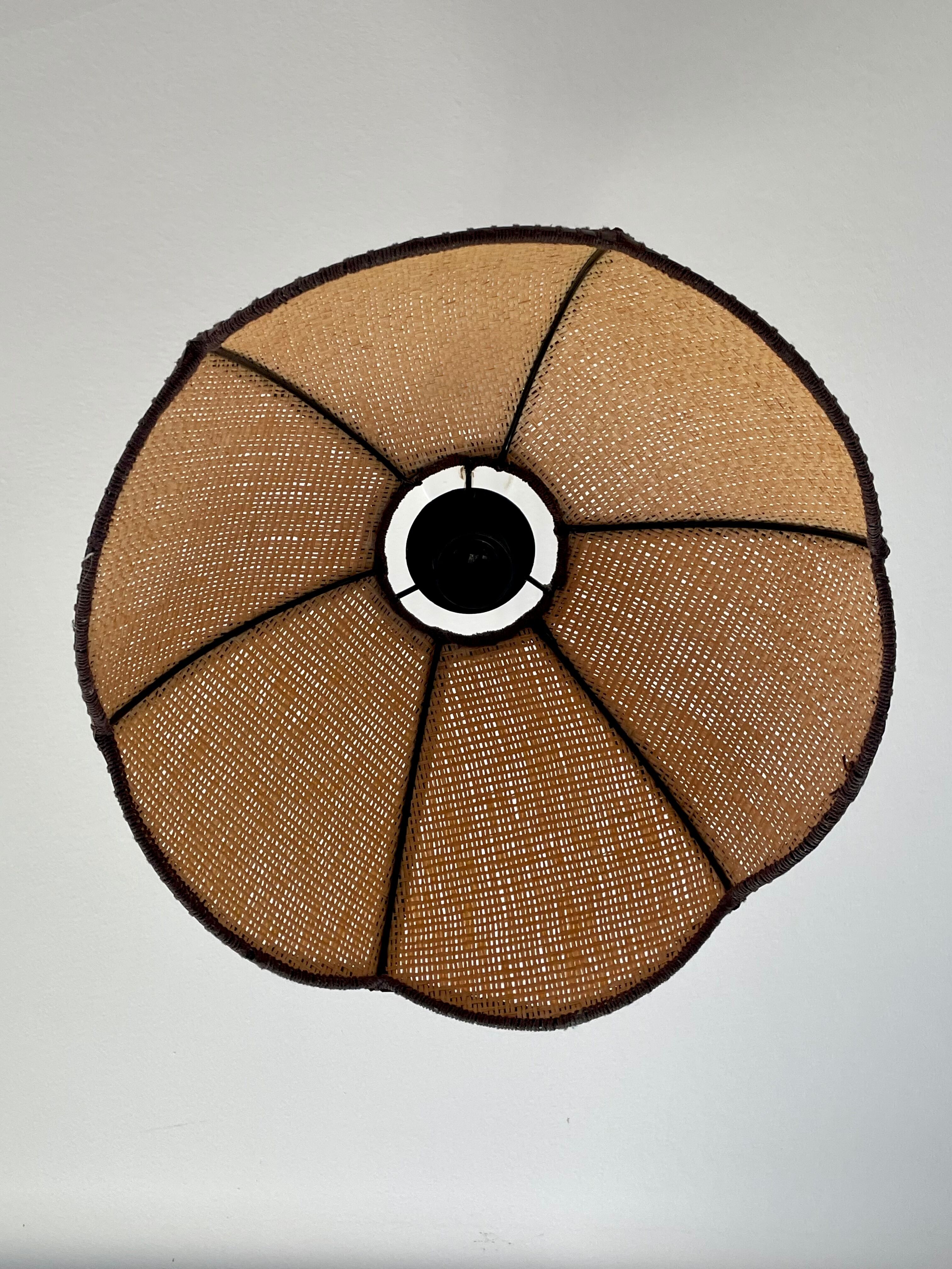 Suspension en rotin vintage forme fleur