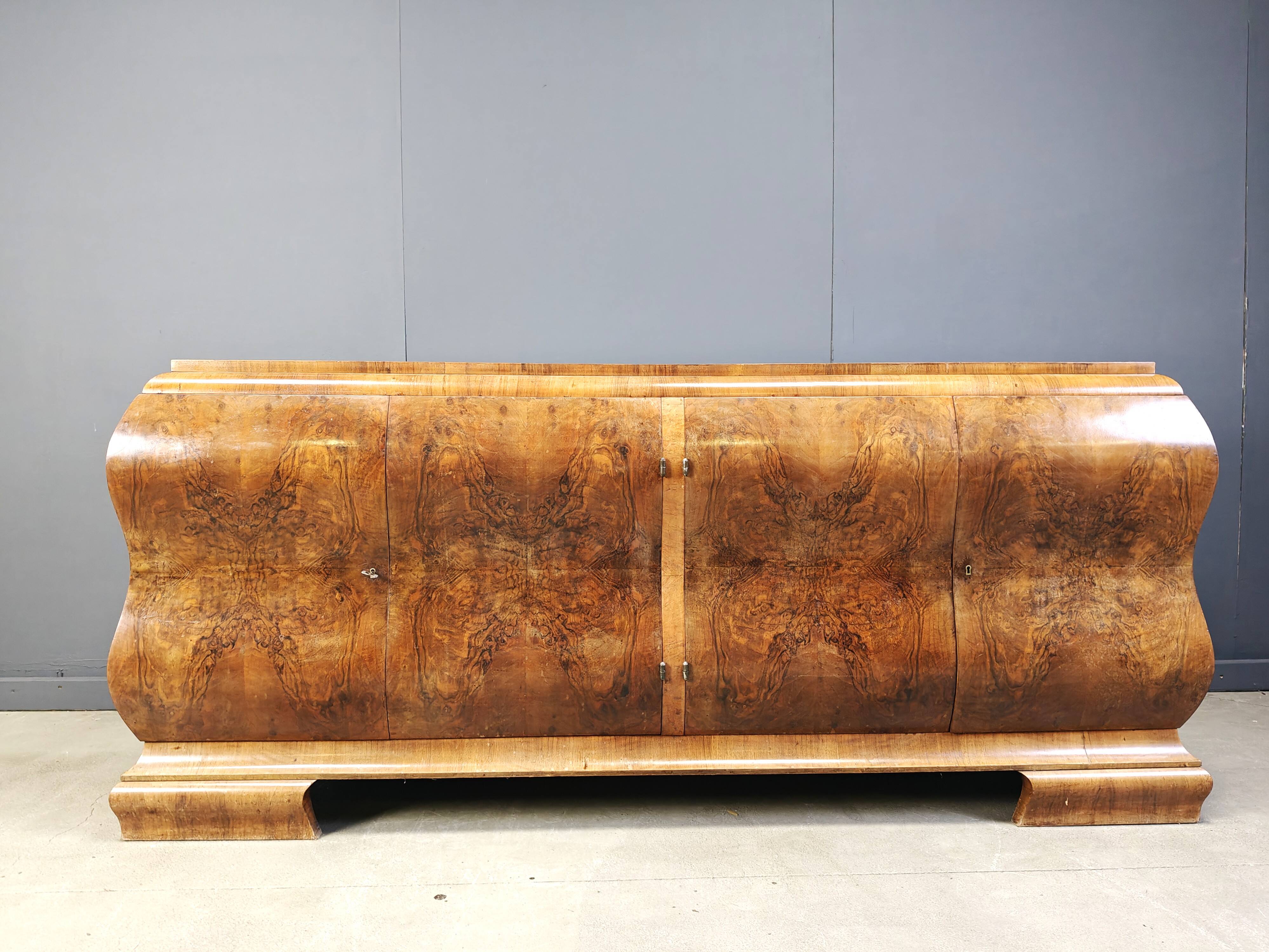 Art deco credenza in Walnut burl, 1930s