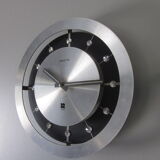 Wall clock 70