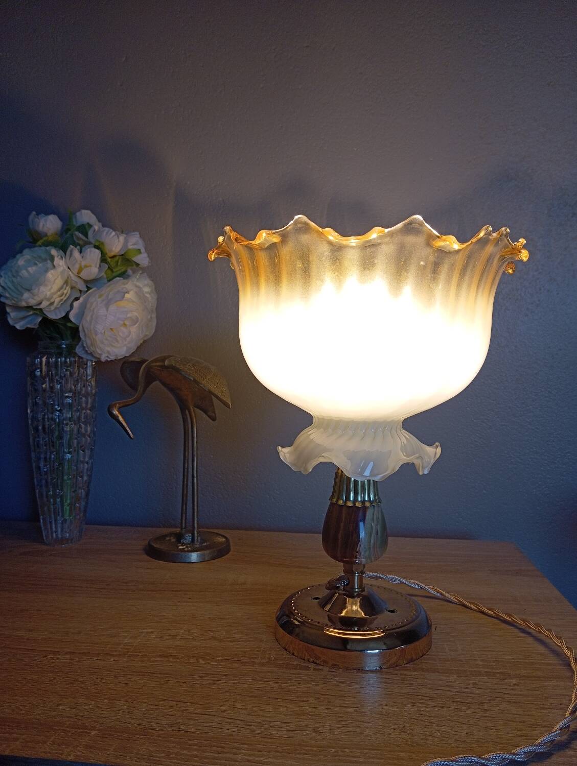Vintage living room lamp with a granny chic atmosphere