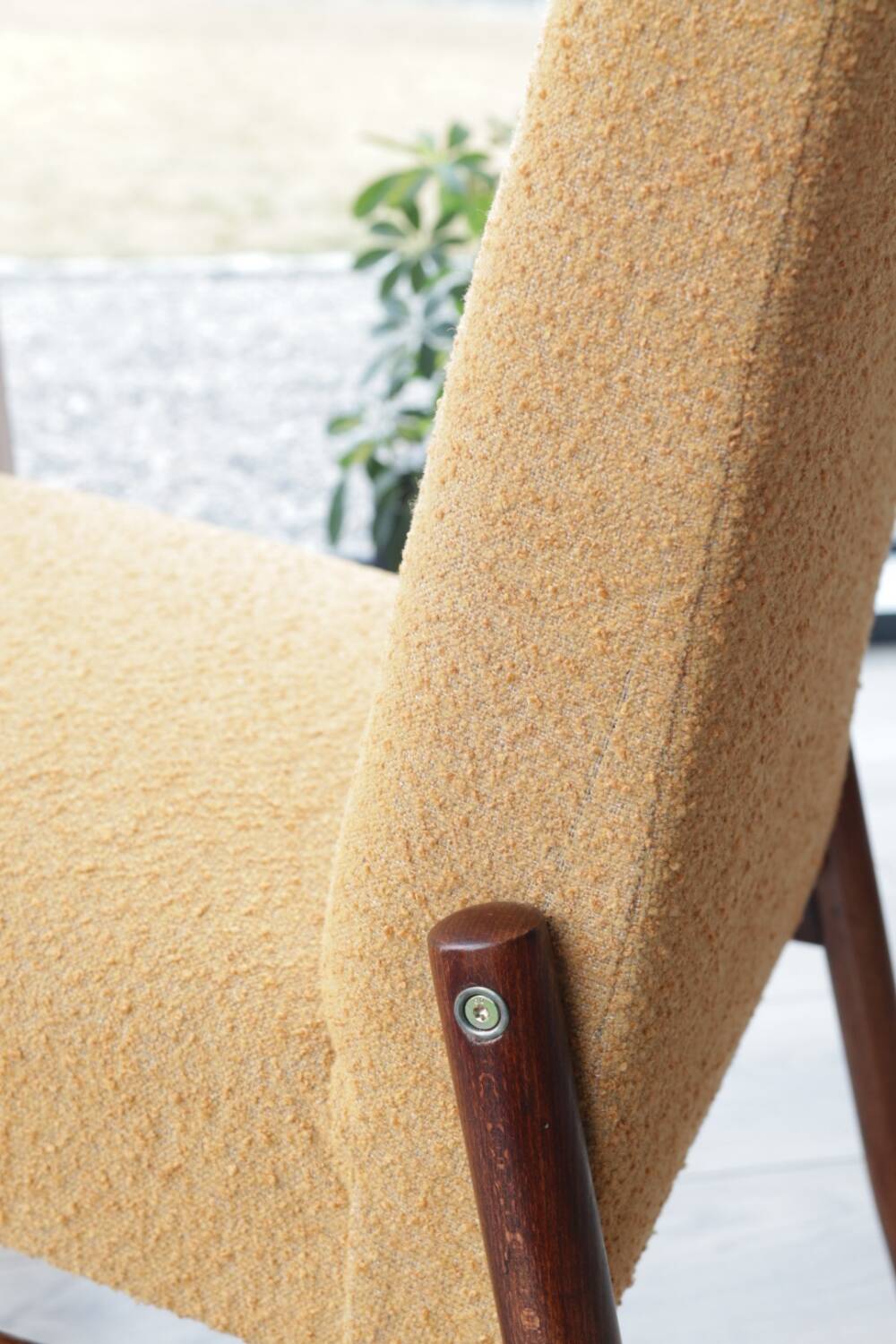 Fauteuil vintage jaune bouclé 1970