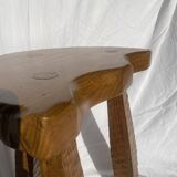 Tabouret Tripode Brutaliste  — Bois Massif — Travail Artisanal (ca. 50-70)