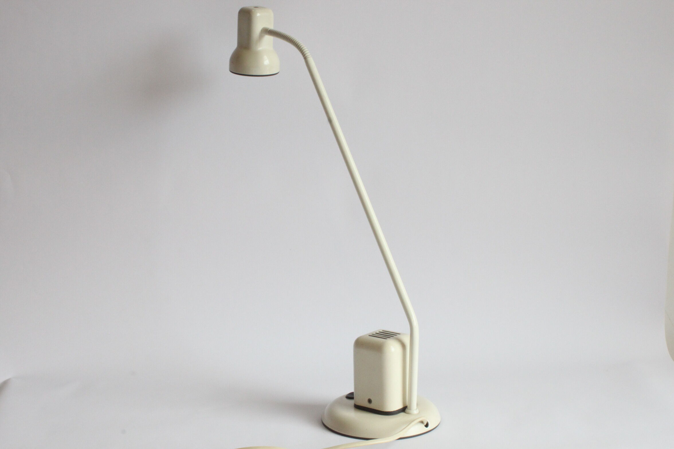 Flexible 1980s table lamp by Vrieland, The Netherlands.