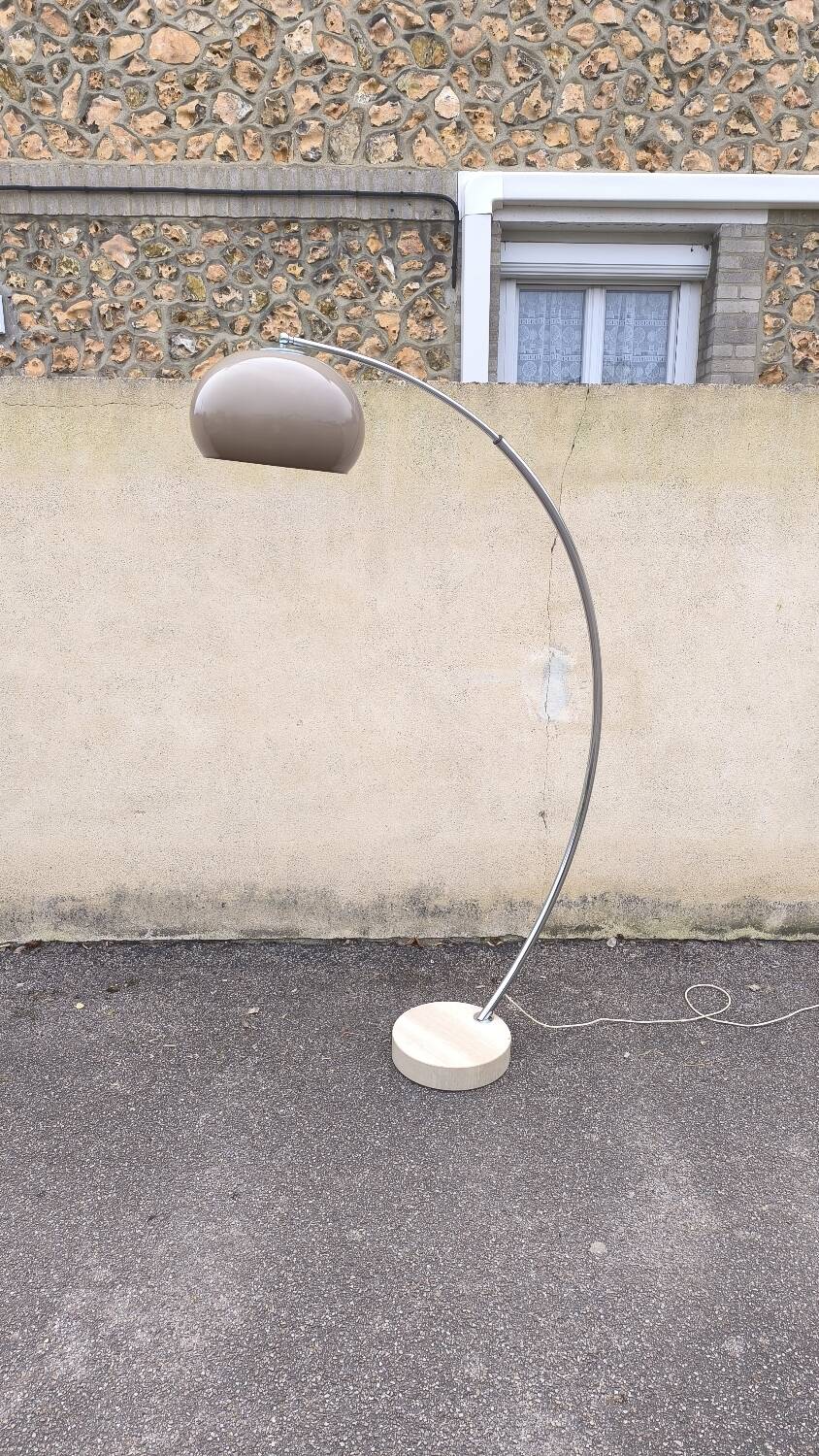 Arc floor lamp by Harvey Guzzini 70s