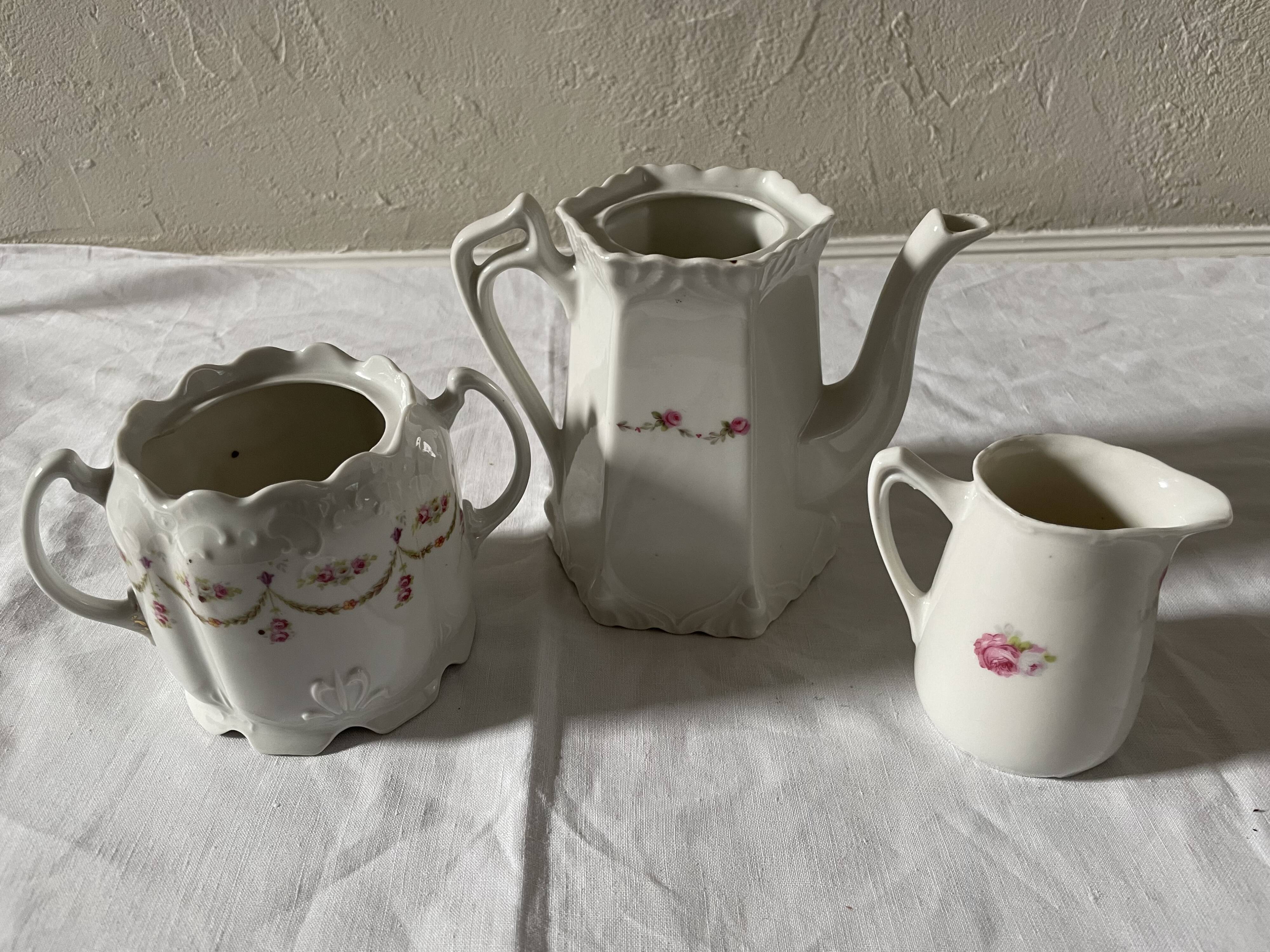 Three-piece coffee set