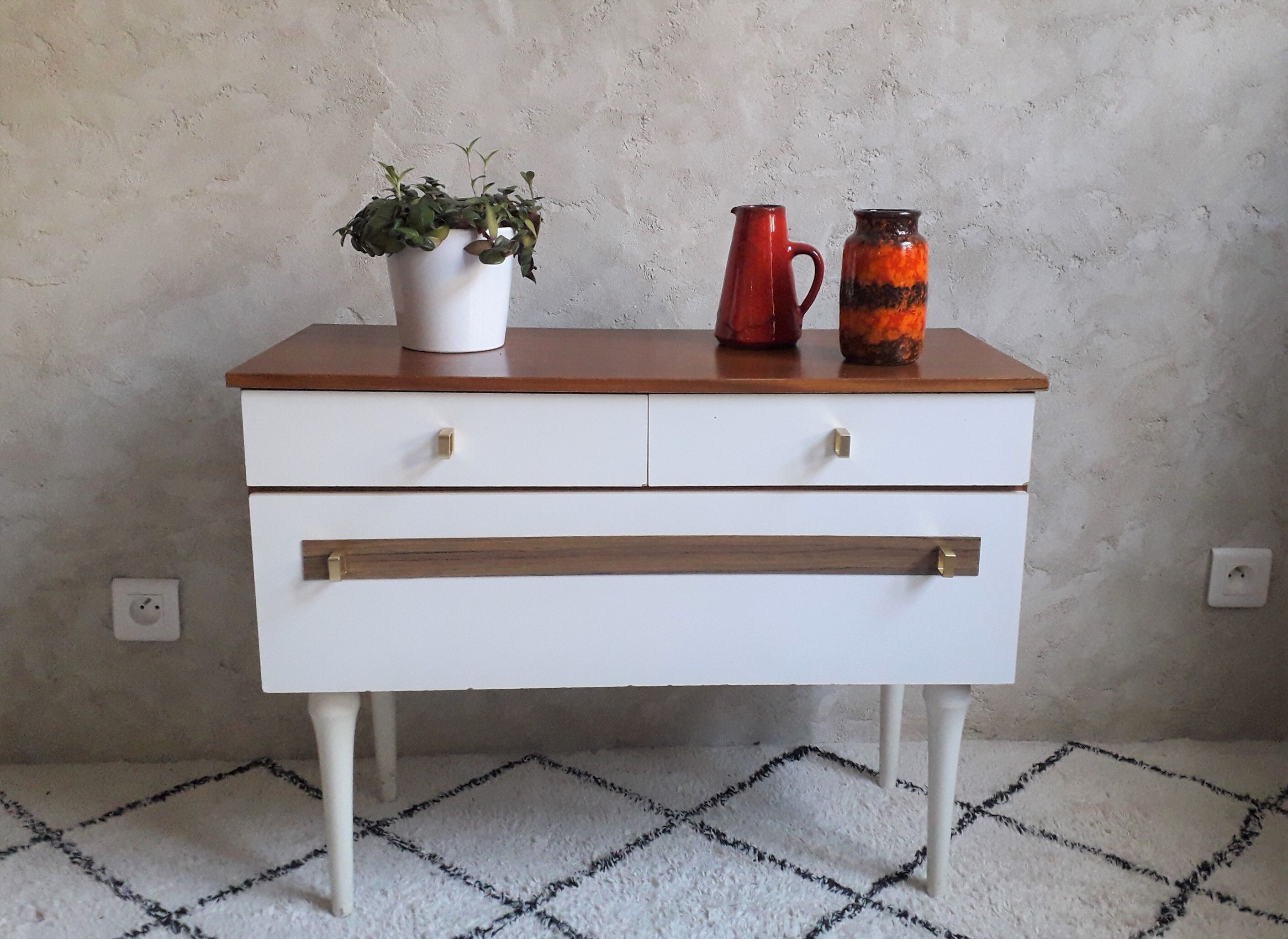 vintage  chest of drawers