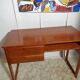 Bureau vintage des années 50 pied traineau teck