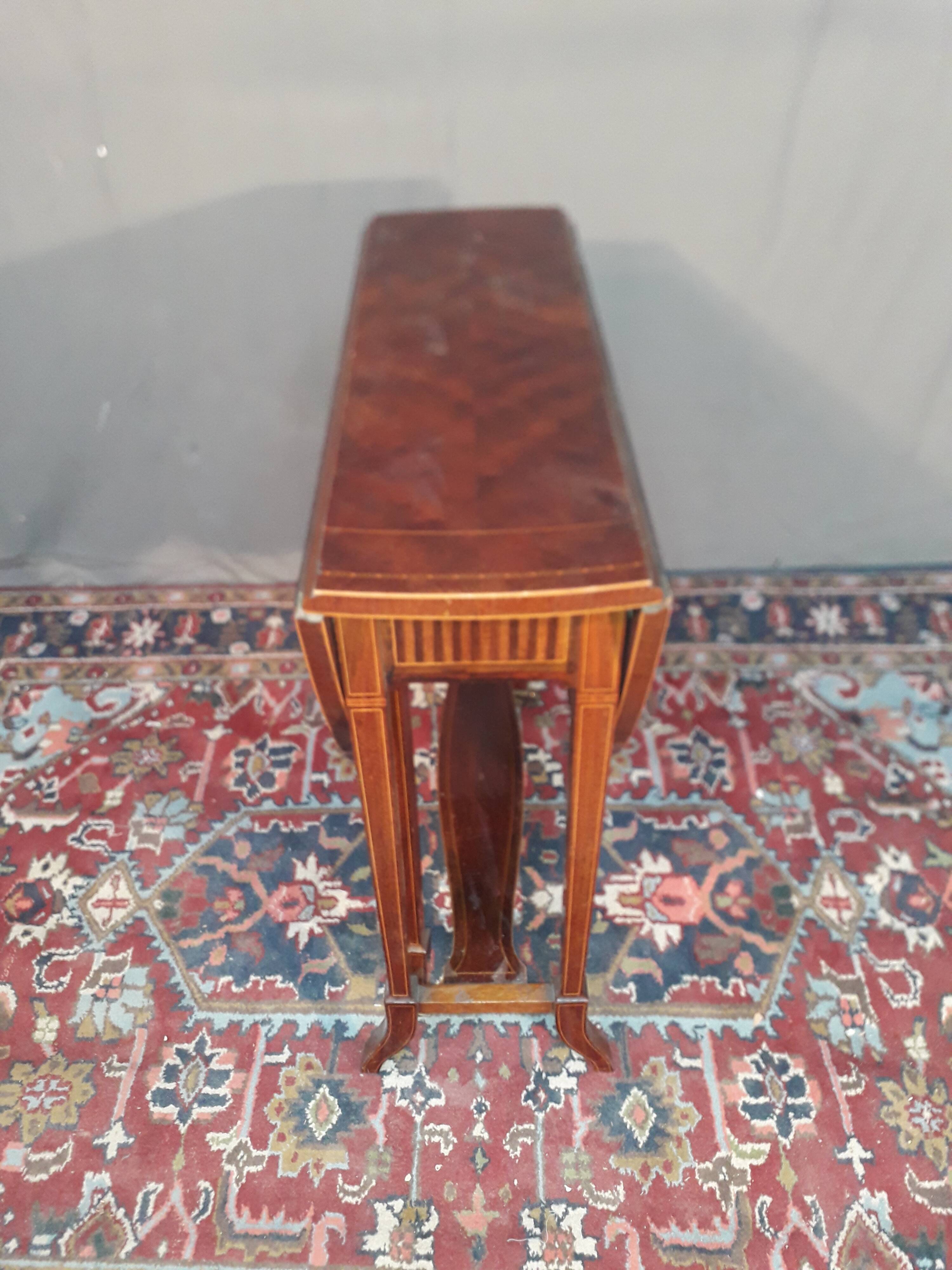 Table pliante anglaise en plaquage d acajou