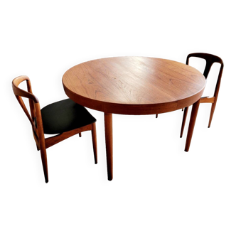 Danish round extendable table Harry Ostergaard for Randers Mobelfabrik teak 1960