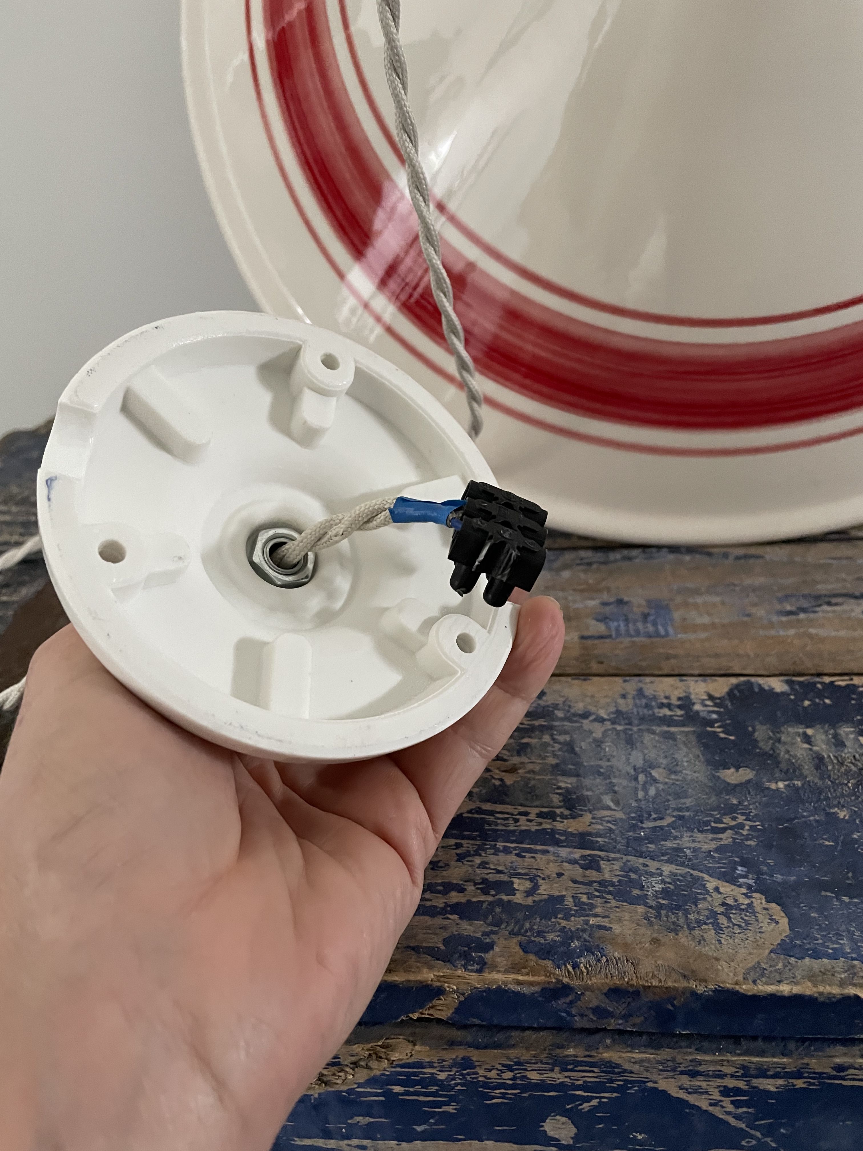 Vintage suspension lamp in electrified ceramic to nine