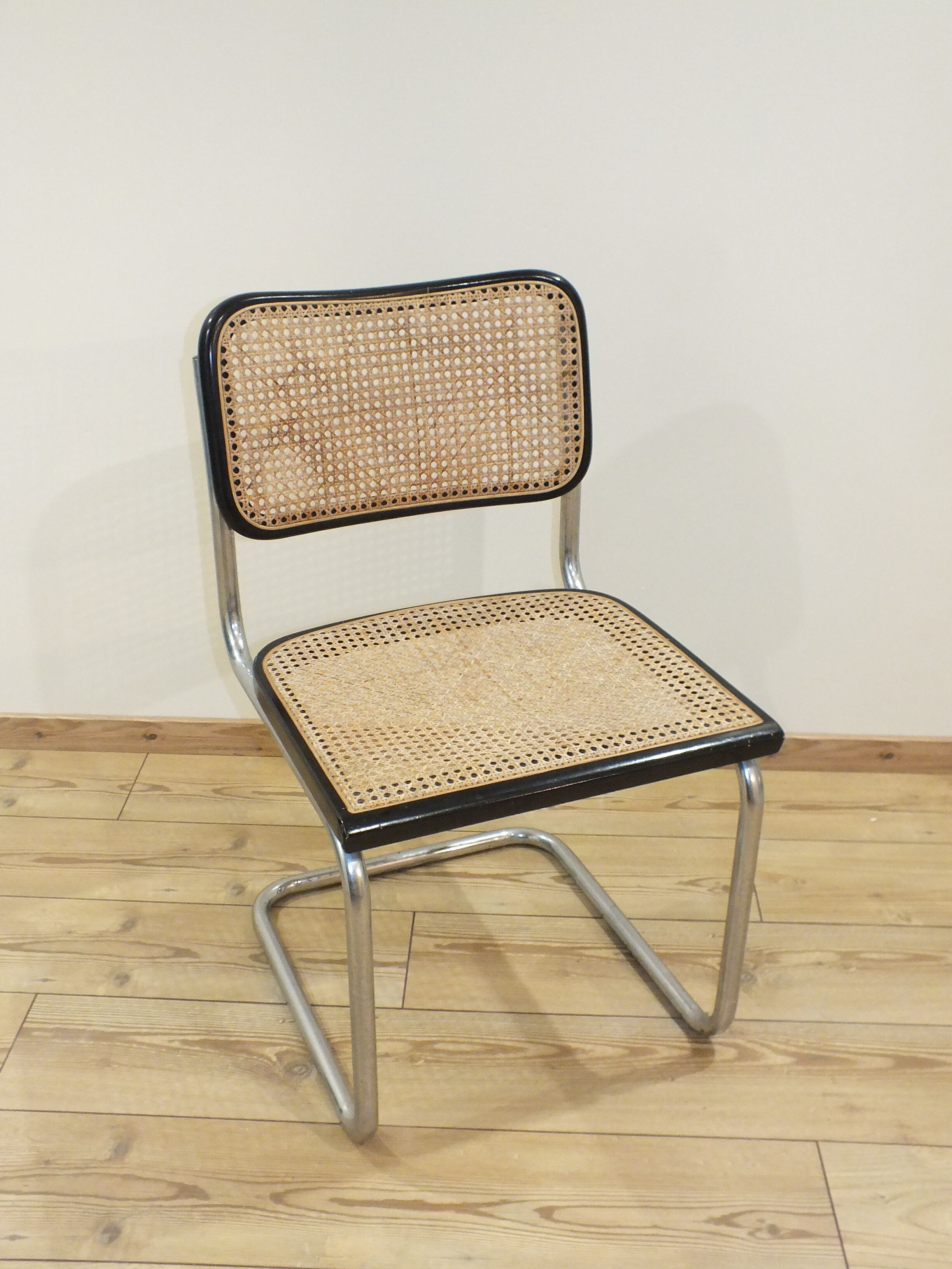Cesca B32 black chair by Marcel Breuer