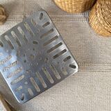 Aluminum trivet